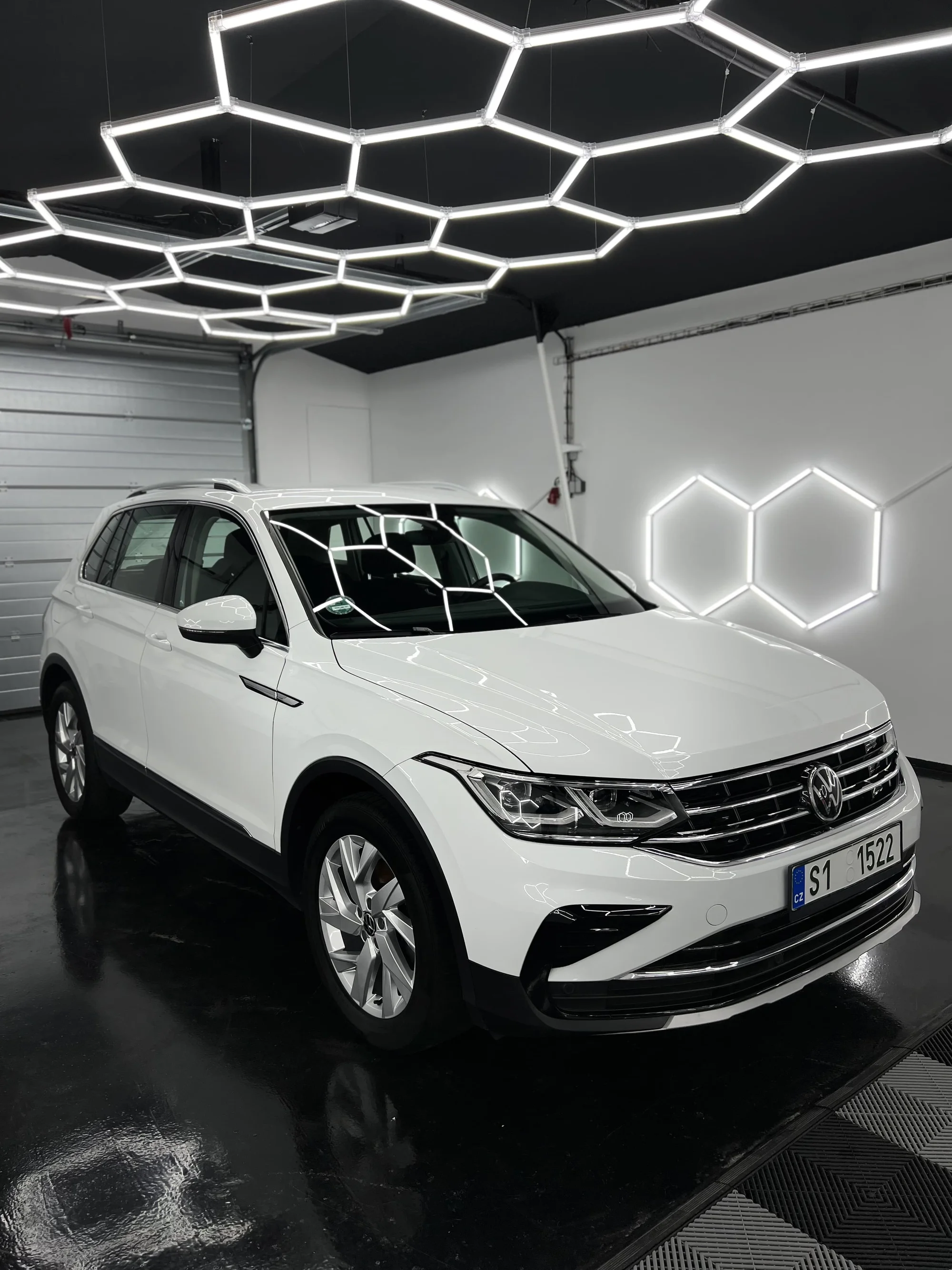 Čištění exteriéru vozu s roční keramickou ochranou pro osobní vozy, SUV i MPV