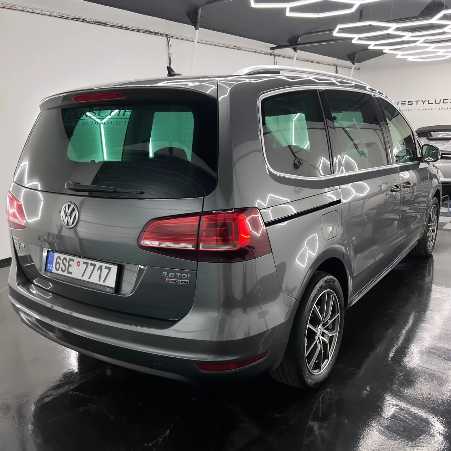 Čištění exteriéru vozu s roční keramickou ochranou pro osobní vozy, SUV i MPV