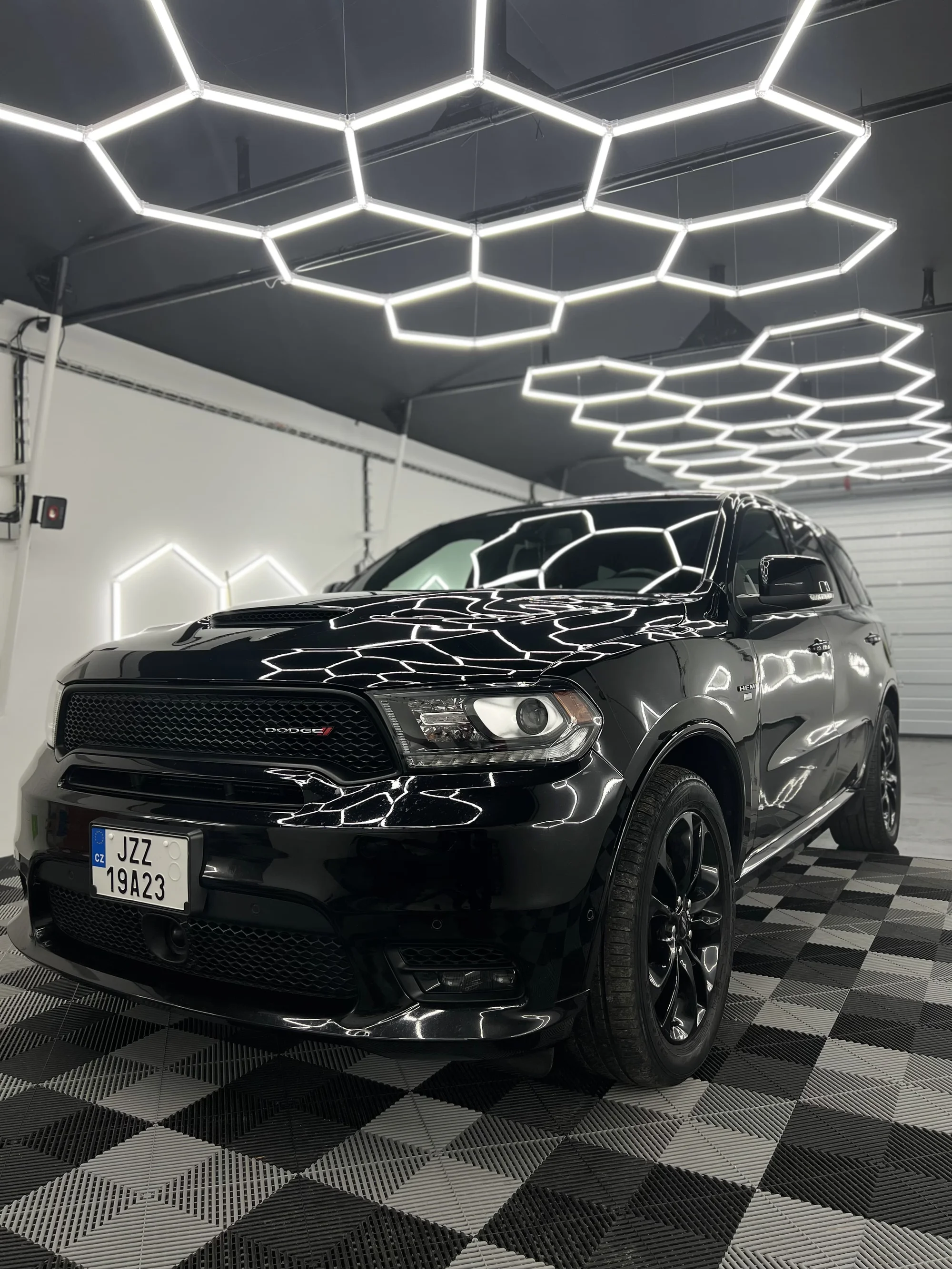Čištění exteriéru vozu s roční keramickou ochranou pro osobní vozy, SUV i MPV
