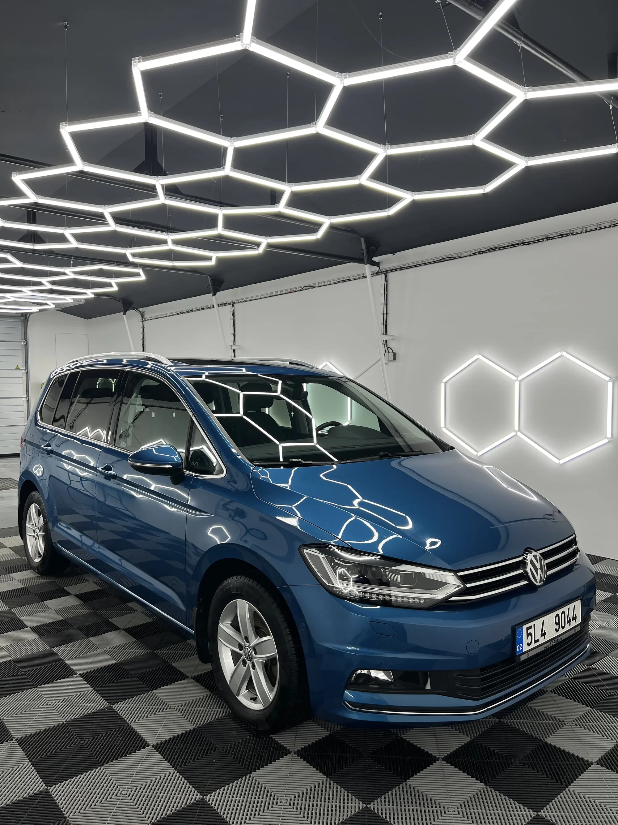 Čištění exteriéru vozu s roční keramickou ochranou pro osobní vozy, SUV i MPV