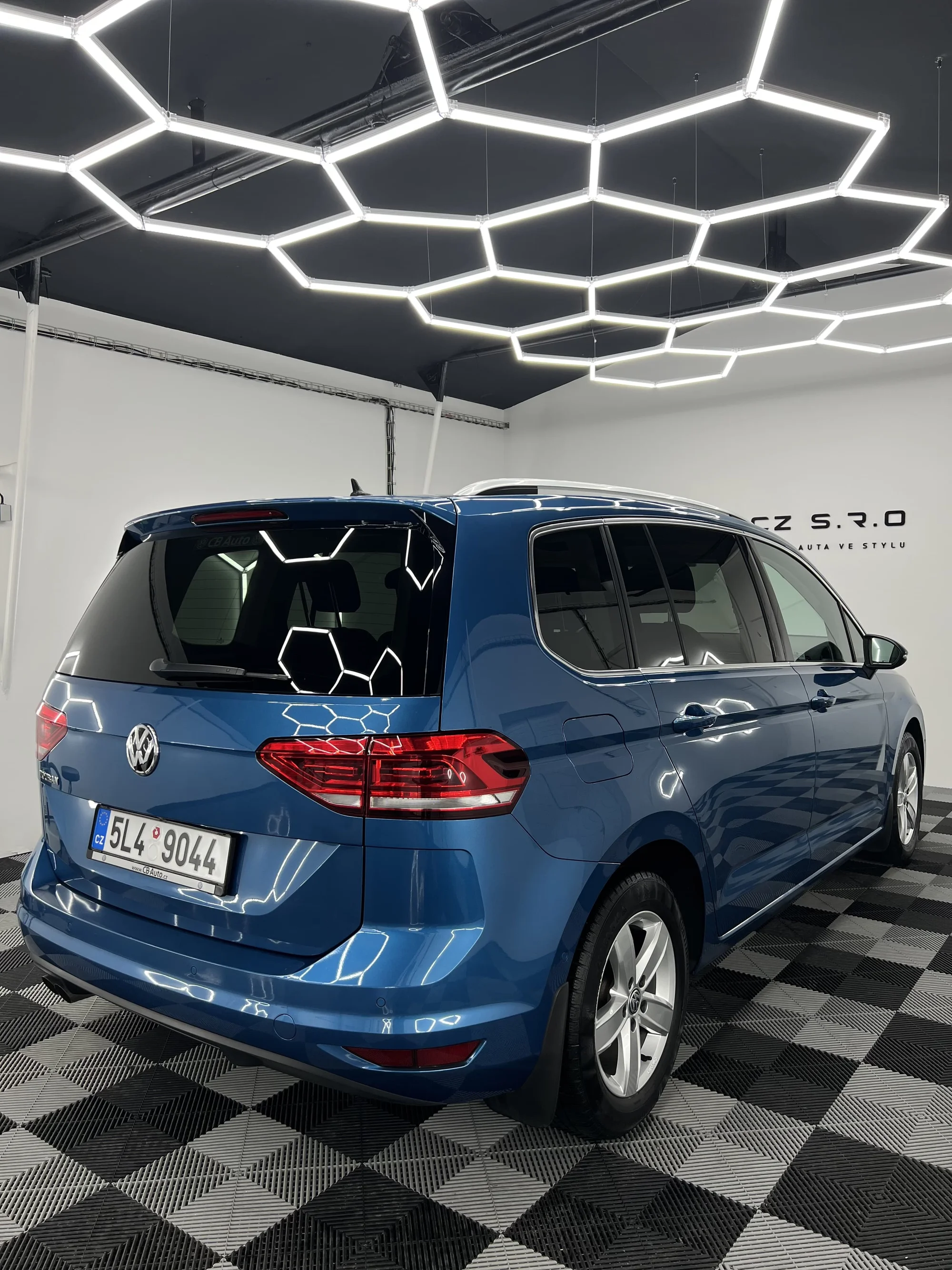 Čištění exteriéru vozu s roční keramickou ochranou pro osobní vozy, SUV i MPV