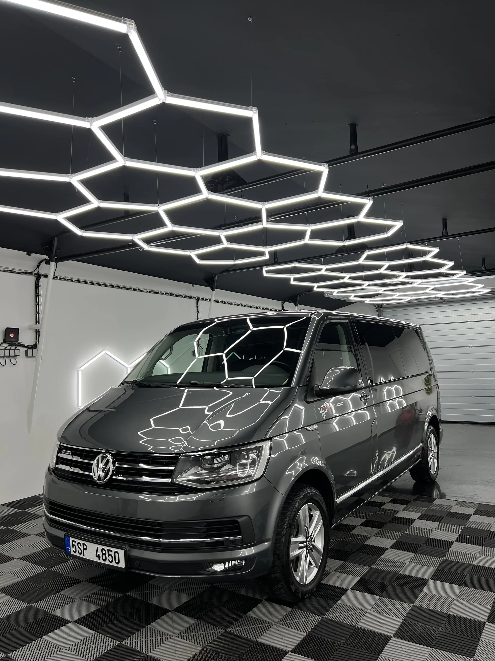 Čištění exteriéru vozu s roční keramickou ochranou pro osobní vozy, SUV i MPV