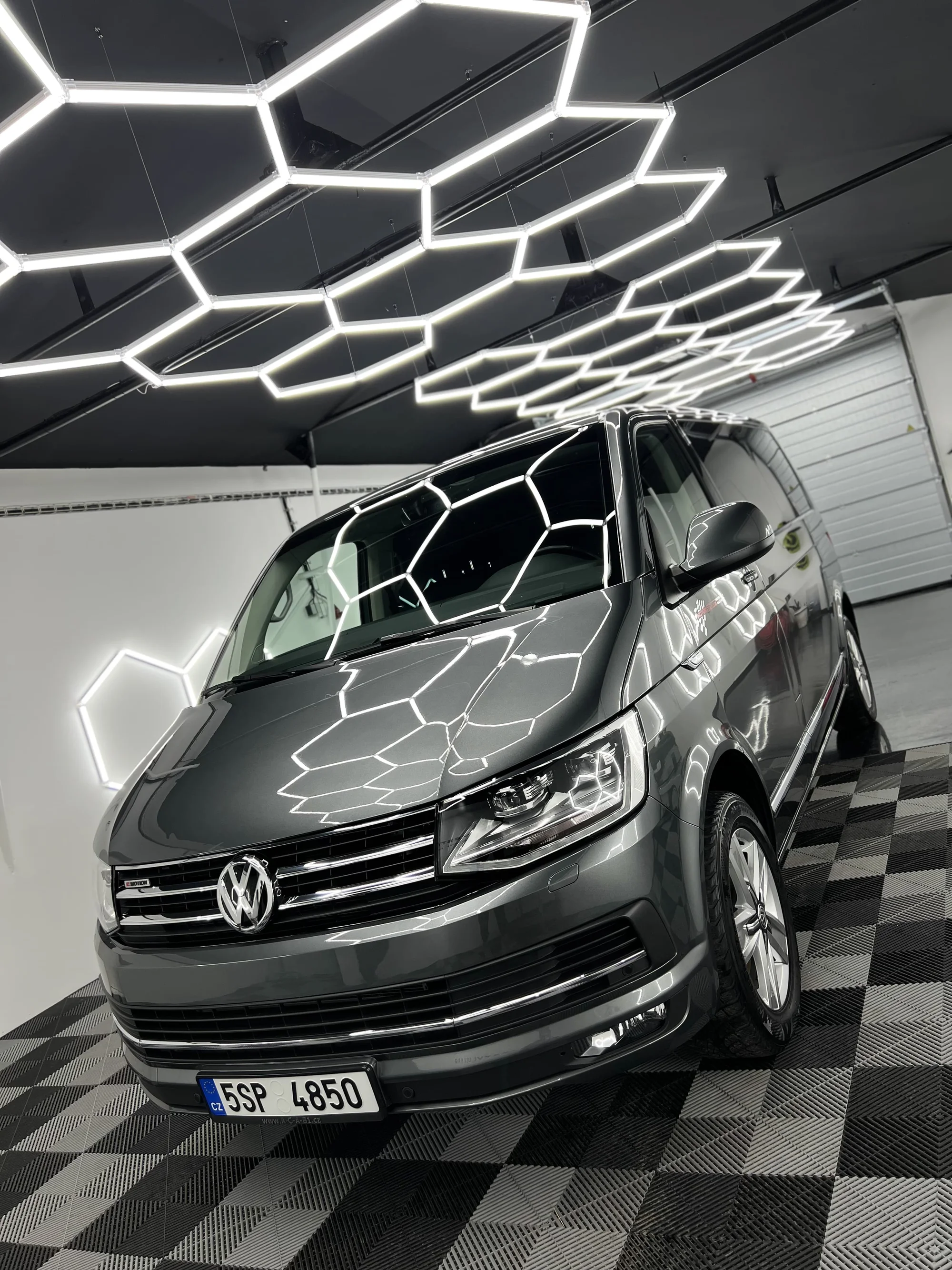 Čištění exteriéru vozu s roční keramickou ochranou pro osobní vozy, SUV i MPV