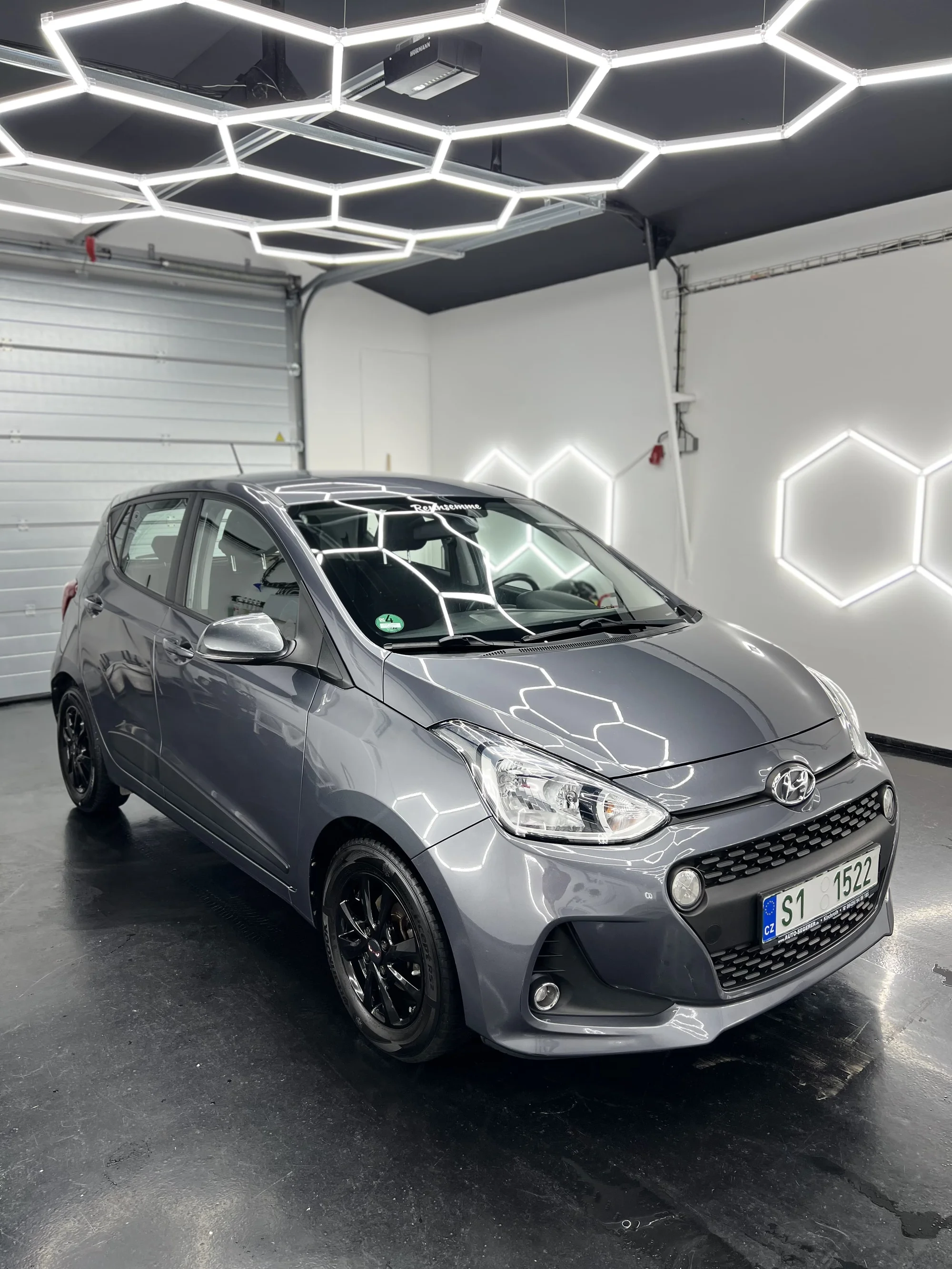 Čištění exteriéru vozu s roční keramickou ochranou pro osobní vozy, SUV i MPV