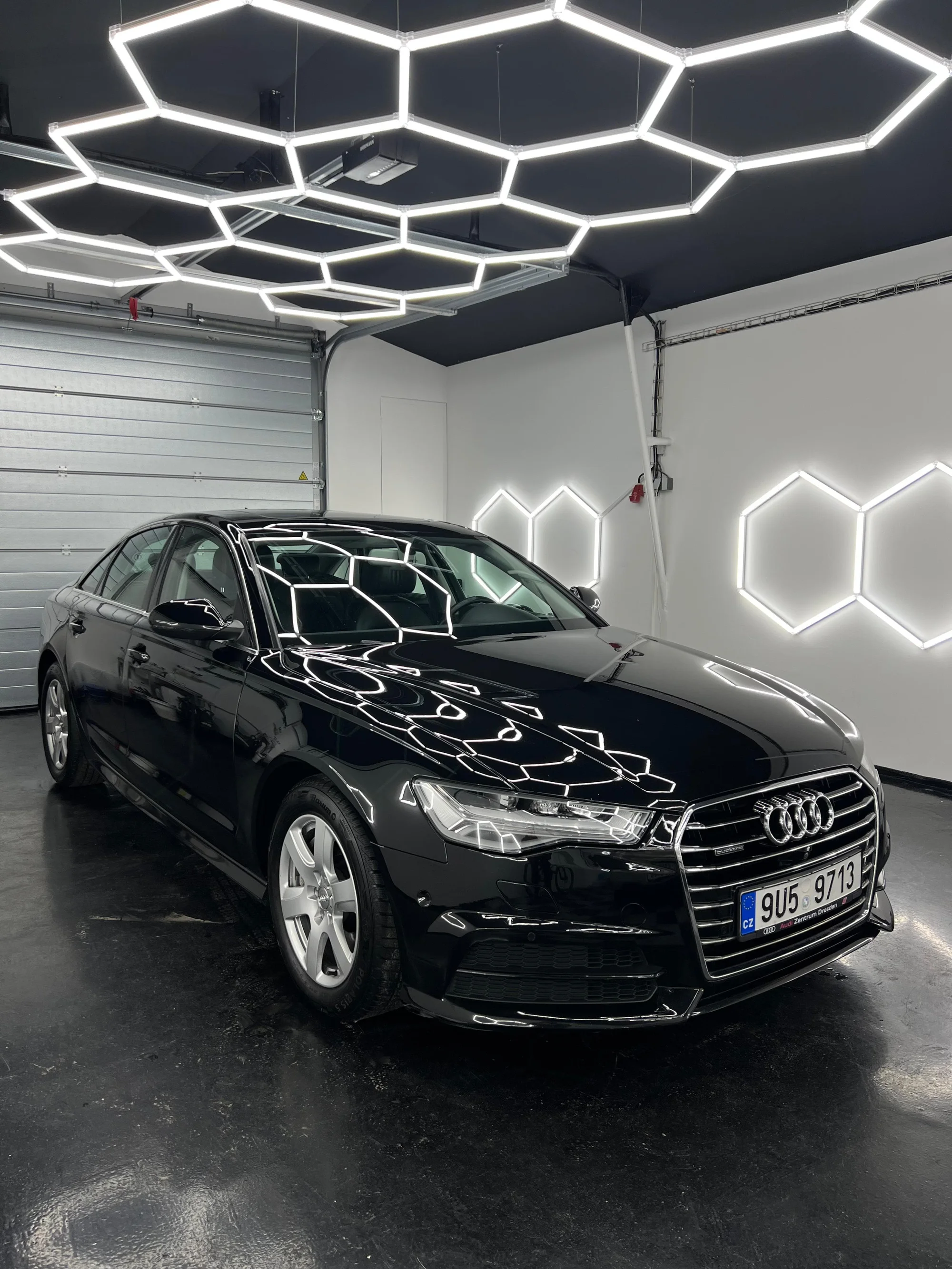 Čištění exteriéru vozu s roční keramickou ochranou pro osobní vozy, SUV i MPV