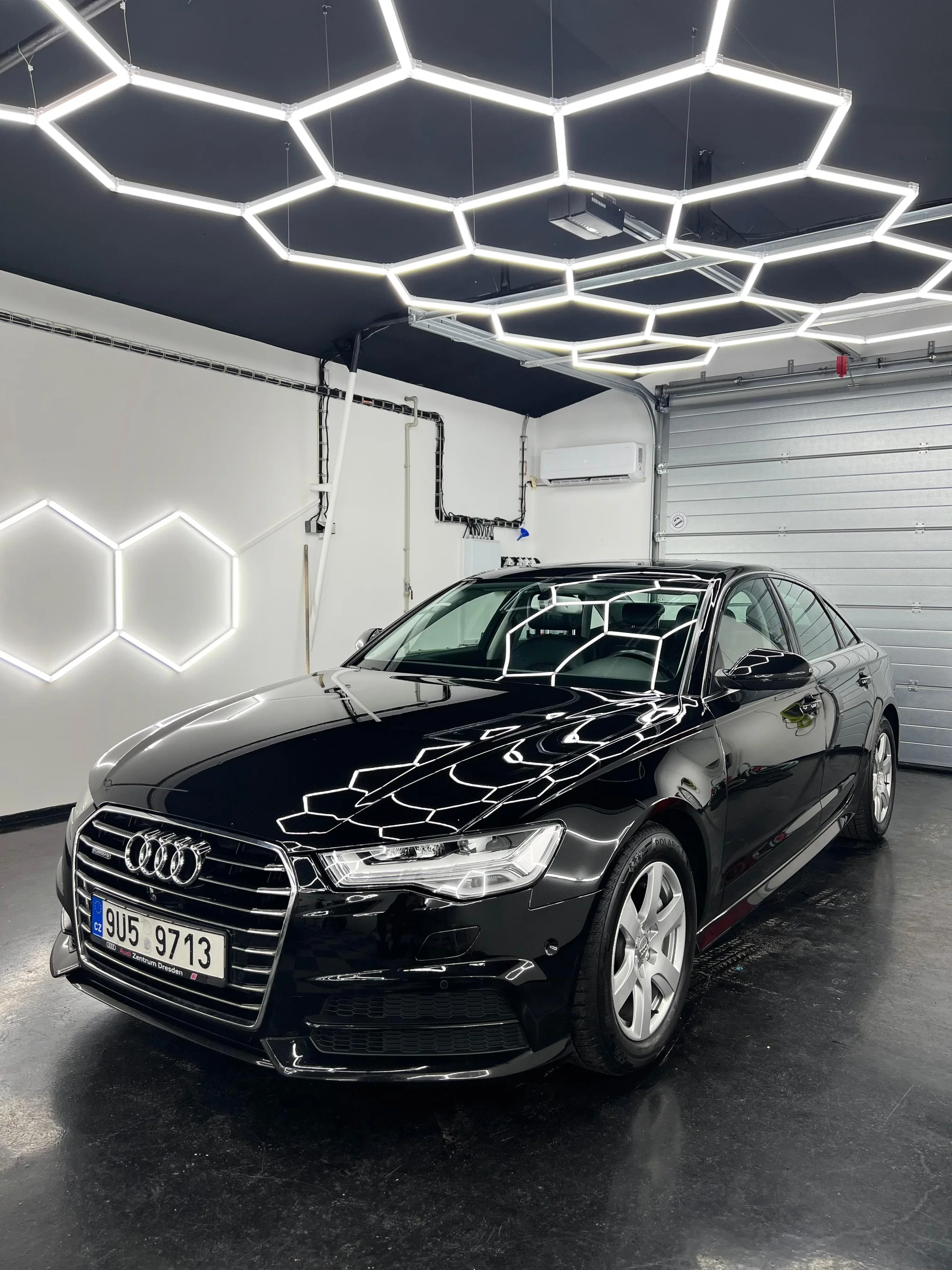 Čištění exteriéru vozu s roční keramickou ochranou pro osobní vozy, SUV i MPV