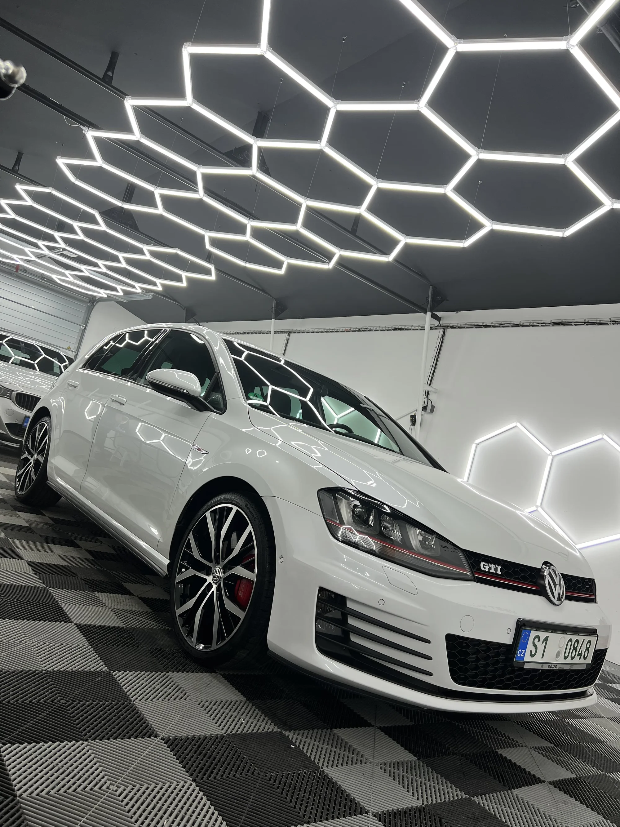Čištění exteriéru vozu s roční keramickou ochranou pro osobní vozy, SUV i MPV