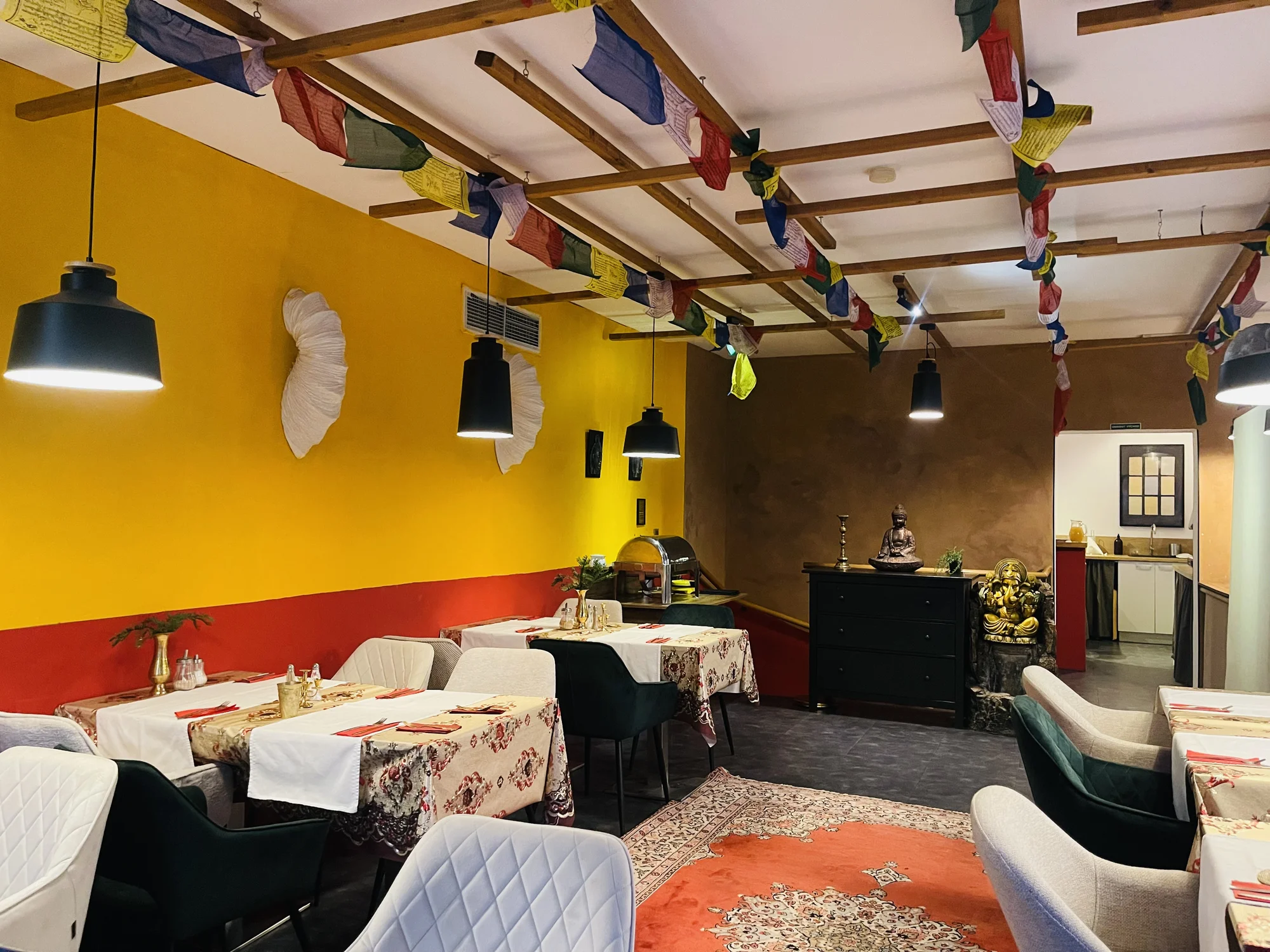 Nepálské degustační menu pro 1 i 2 osoby: špíz, polévka, Thali i nápoj