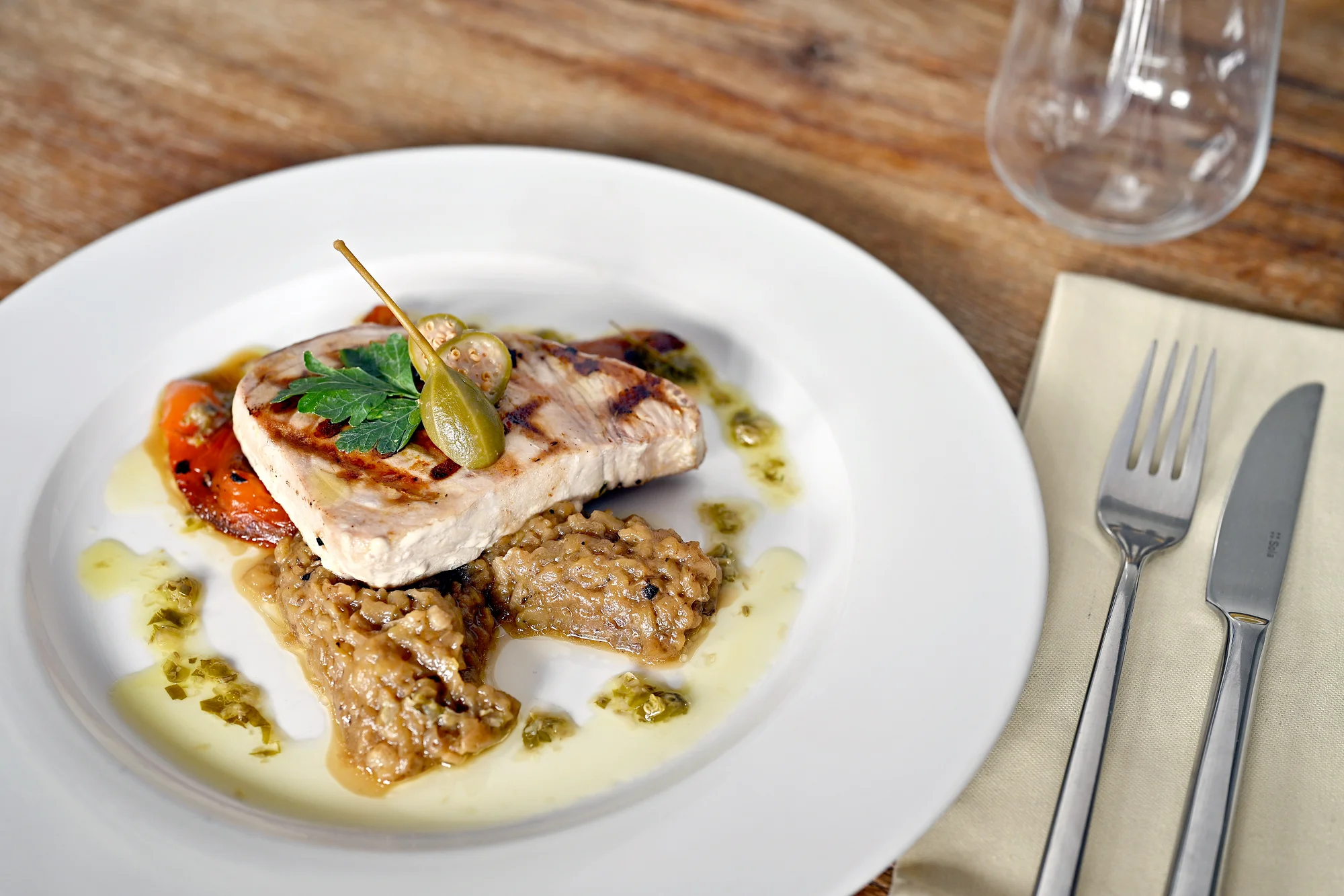 Italské degustační menu se steakem z tuňáka či telete i s lahví vína pro 2 osoby