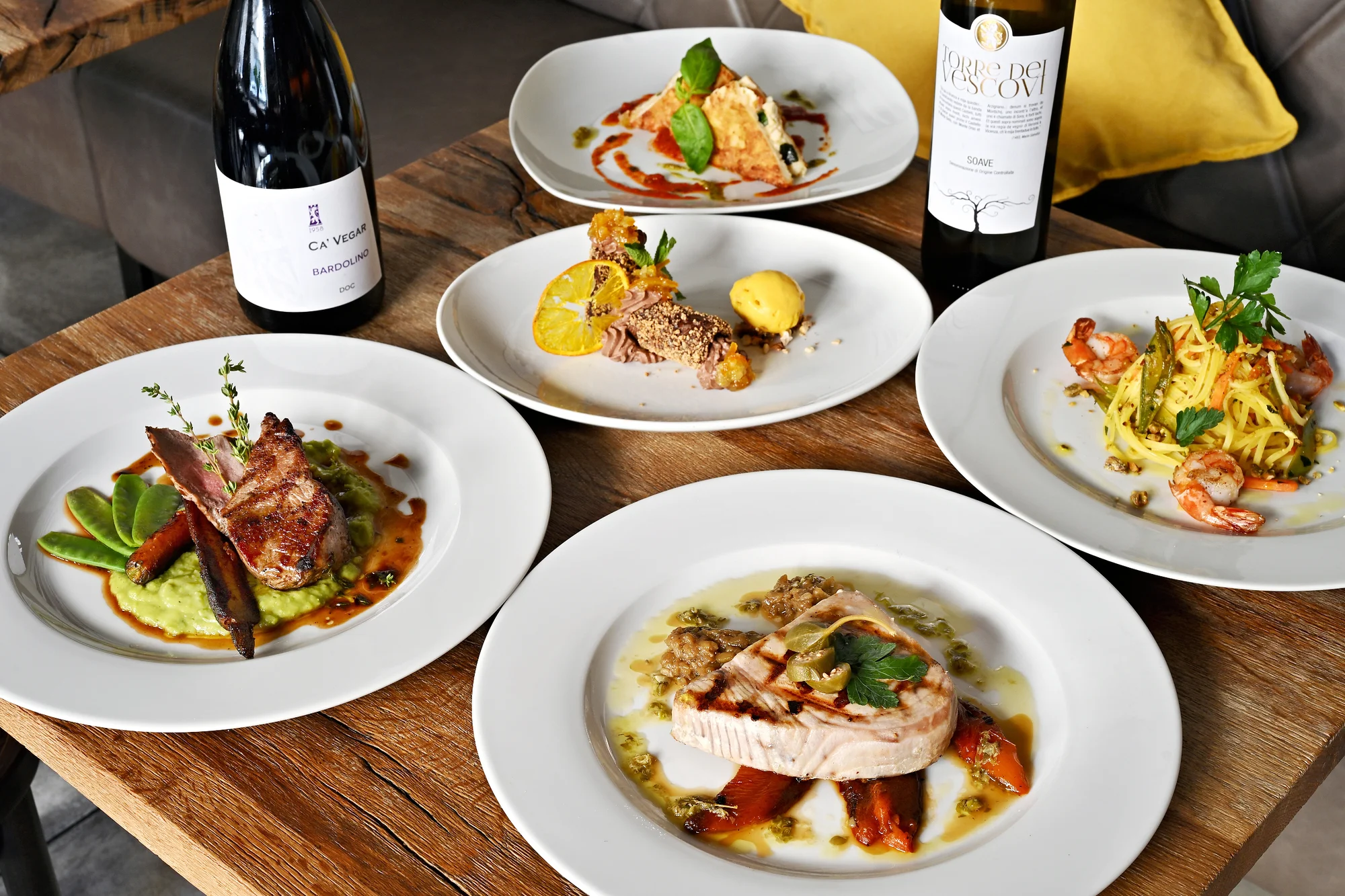 Italské degustační menu se steakem z tuňáka či telete i s lahví vína pro 2 osoby