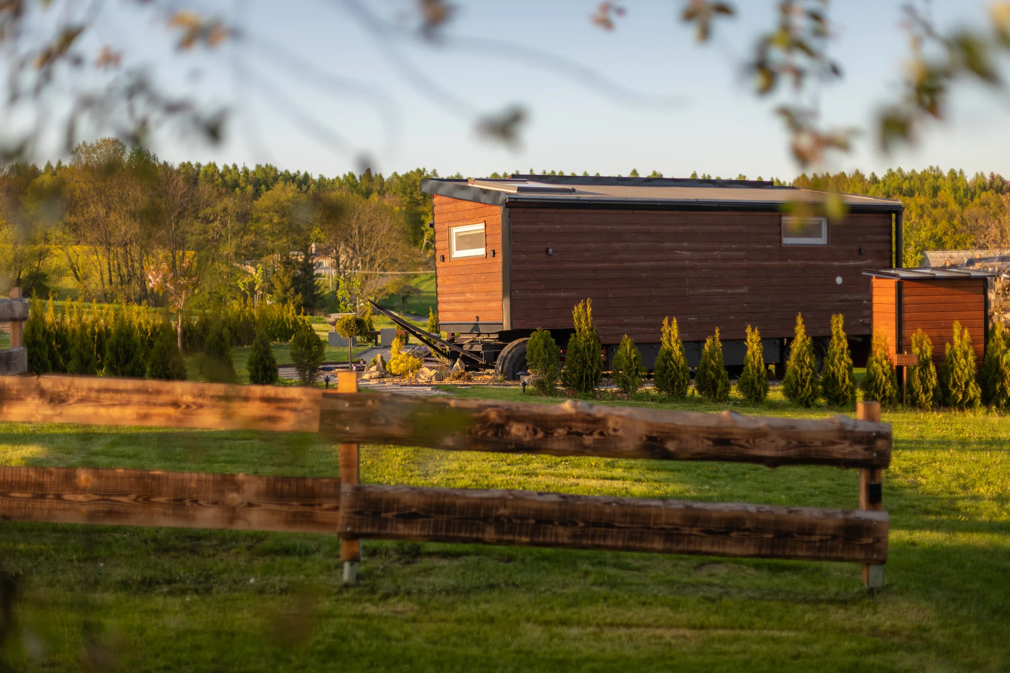 Luxusní maringotka se saunou v přírodě nedaleko Bouzova a Javoříčských jeskyní: pobyt i s farmářskou snídaní