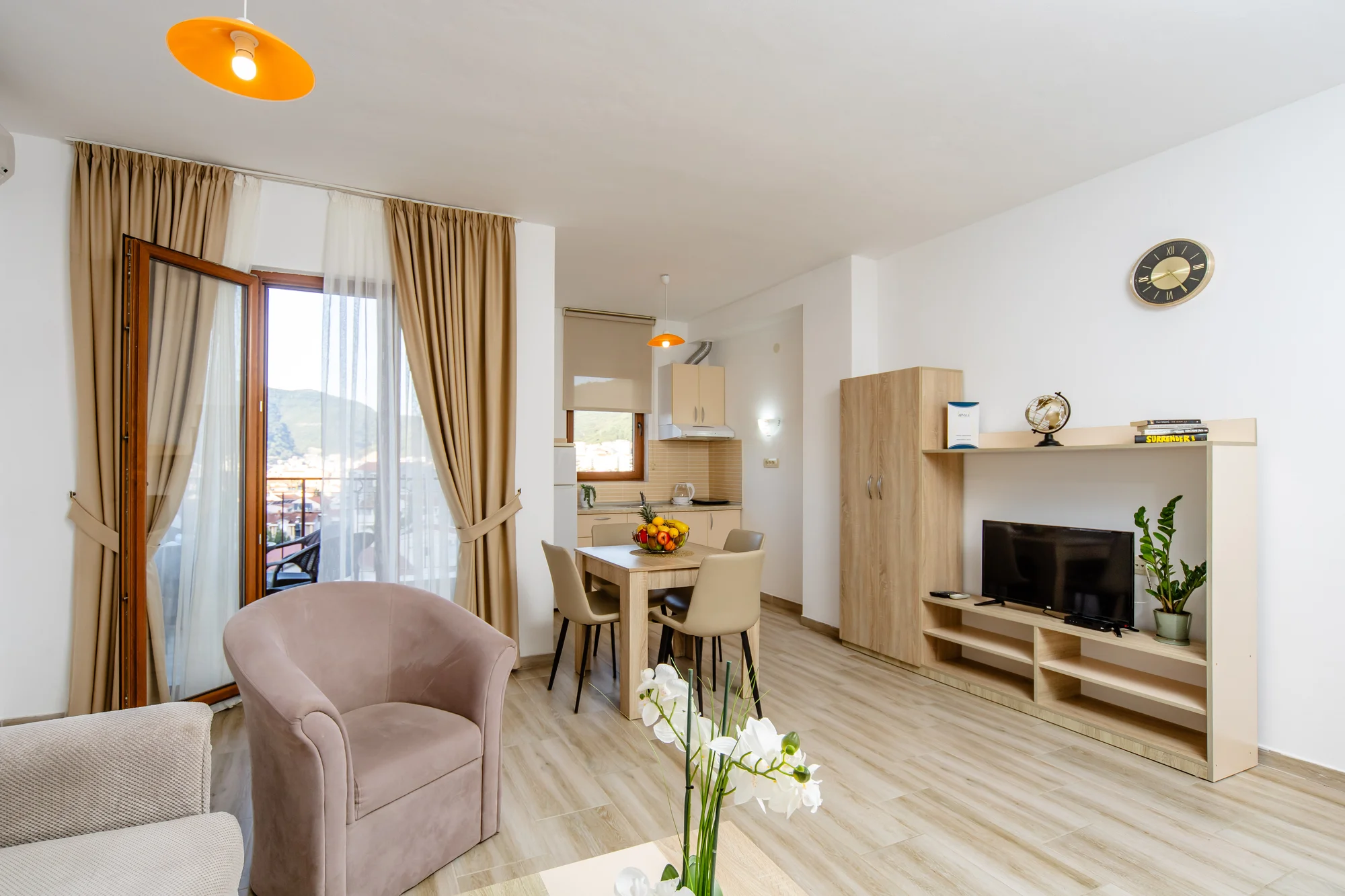 Dovolená v Černé Hoře: prostorné apartmány s výhledem na moře, výlety do muzea i aquaparku