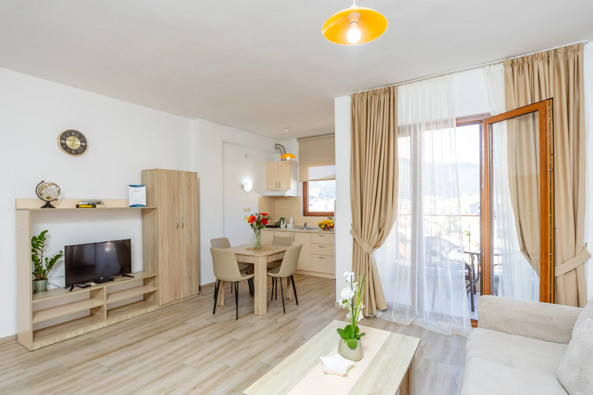 Dovolená v Černé Hoře: prostorné apartmány s výhledem na moře, výlety do muzea i aquaparku