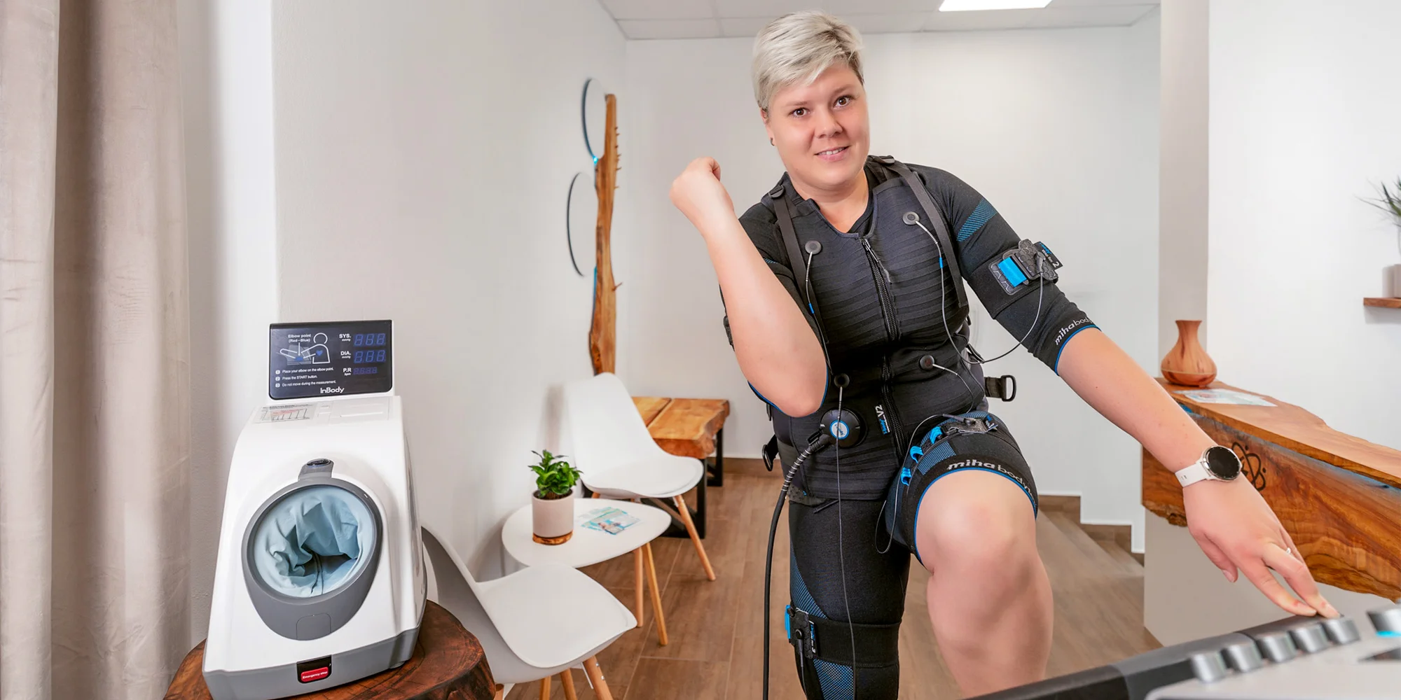 Jednorázová lekce EMS cvičení v privátním studiu pro 1 či 2 osoby: elektrickými impulzy k intenzivní aktivaci svalů