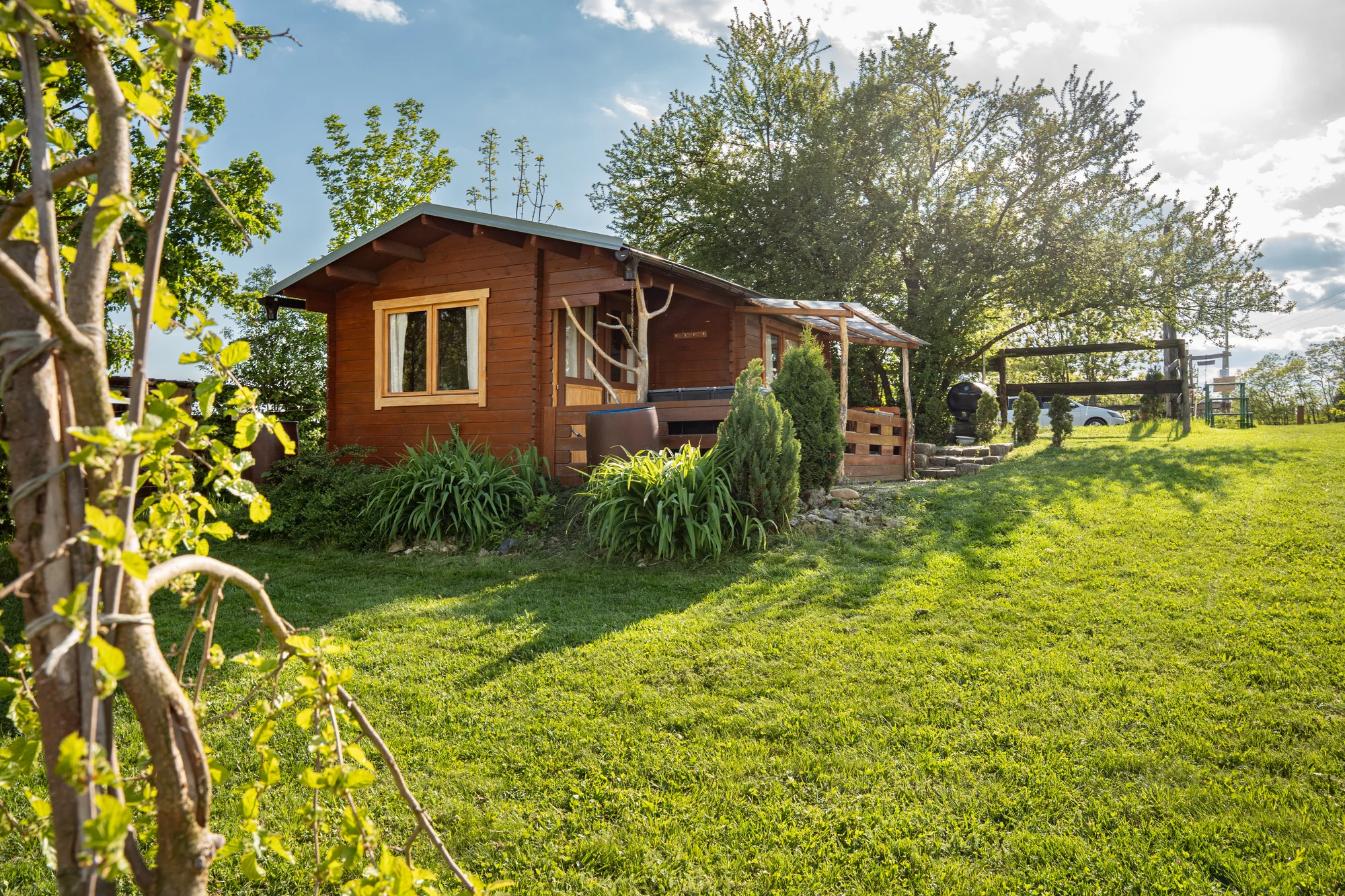Pobyt mezi zvířátky na ranči: karavan, chatka či maringotka, mini zoo, koně a možnost snídaní