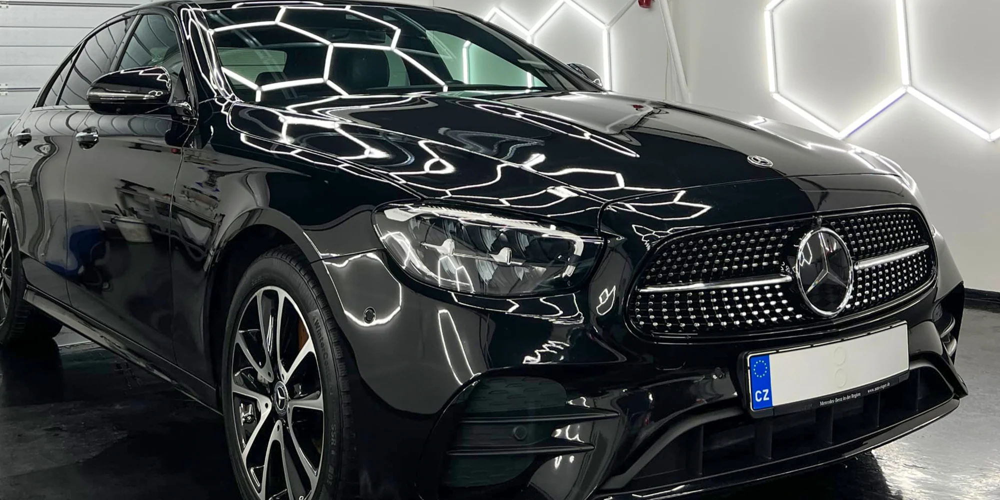 Čištění exteriéru vozu s roční keramickou ochranou pro osobní vozy, SUV i MPV