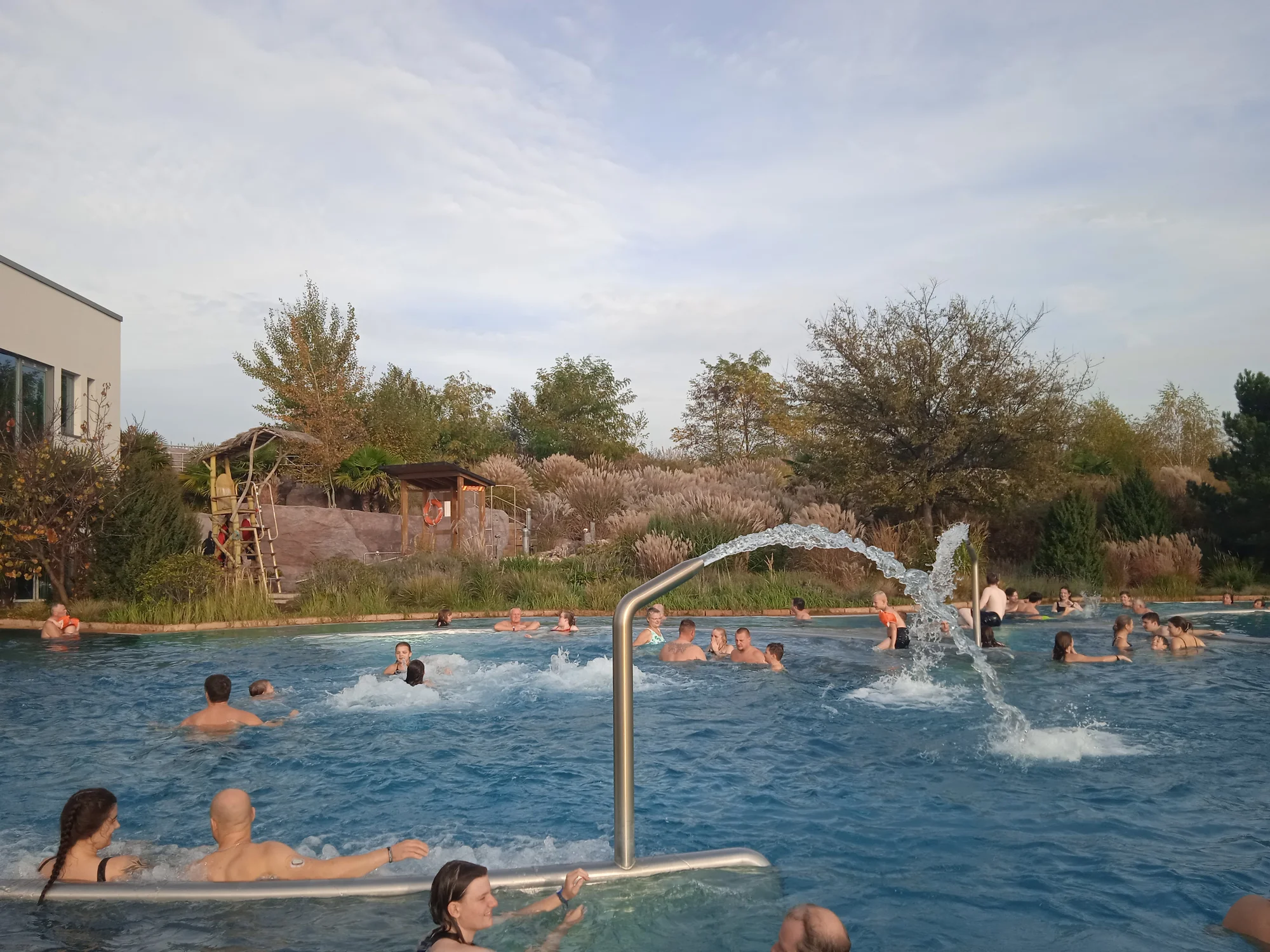 Celodenní vstupné pro děti i dospělé do vodního světa Tropical Islands v Německu