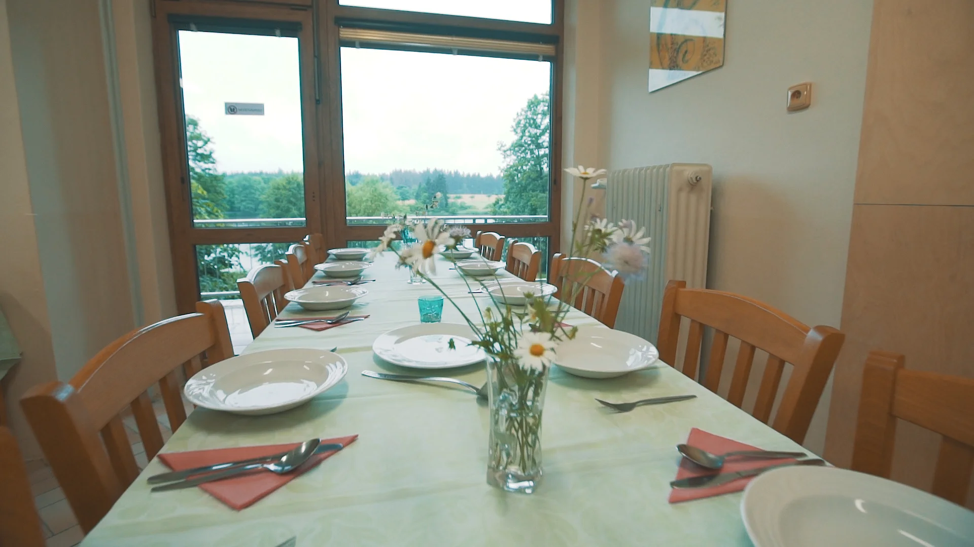 Relaxační pobyt v hotelu v jižních Čechách: vegetariánská strava, křišťálová či vibrační terapie i kreativní tvoření