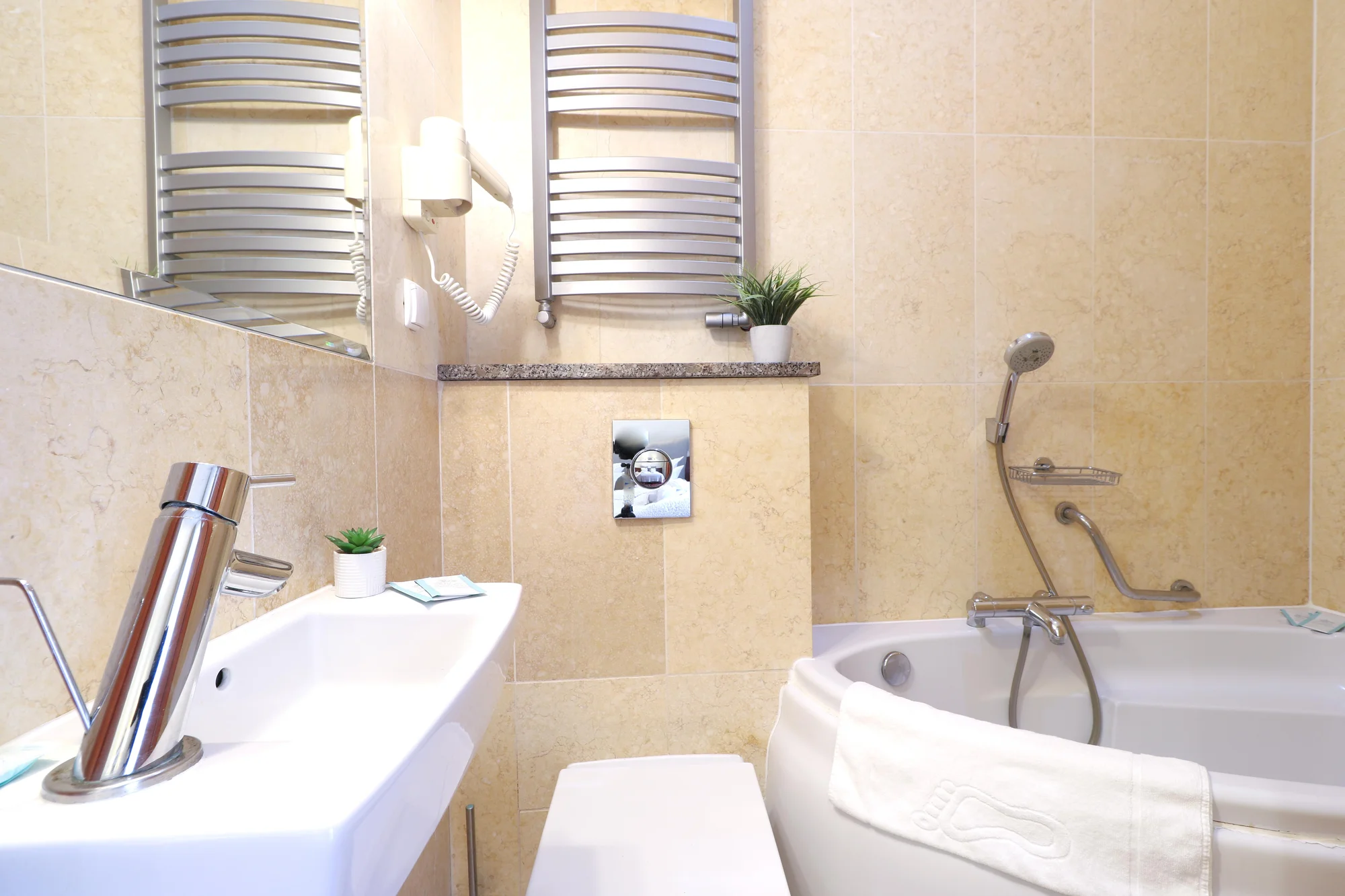Pohoda a relax ve Svinoústí u Baltu: hotel kousek od pláže, jídlo, wellness i noc zdarma