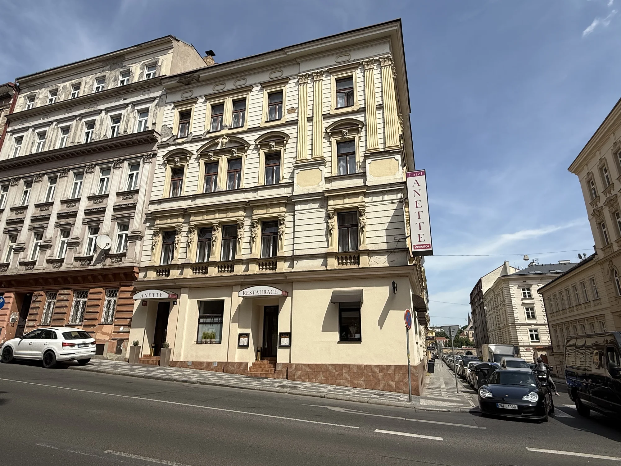 Příjemný pobyt na pražském Andělu se snídaní či polopenzí