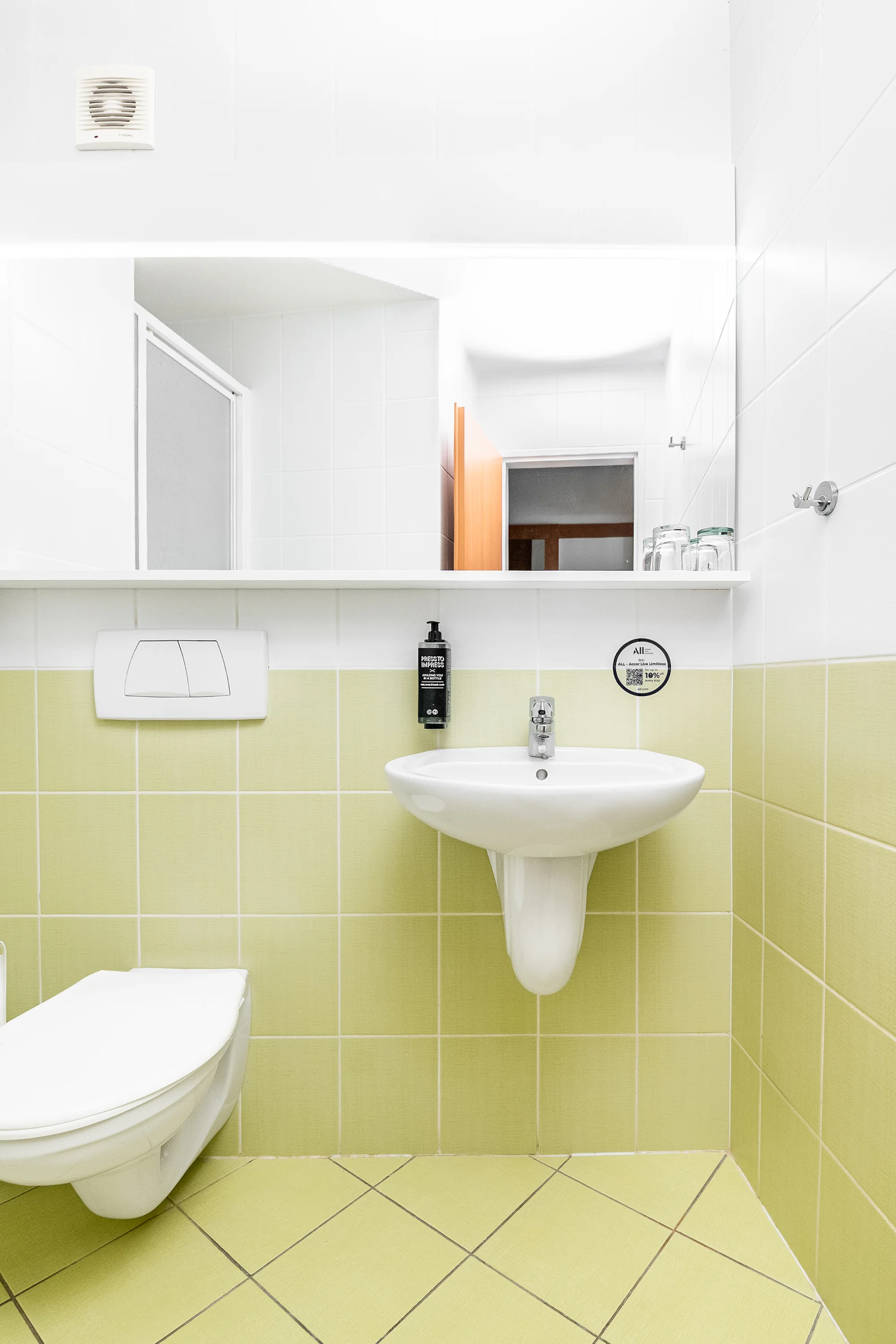 Relaxační pobyt v Rožnově pod Radhoštěm: snídaně i polopenze, sauna a bazény, masáž i koupel