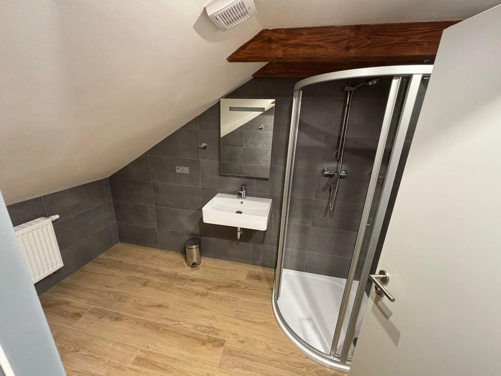 Pobyt nedaleko Karlových Varů: apartmány s kuchyňkou až pro 7 osob
