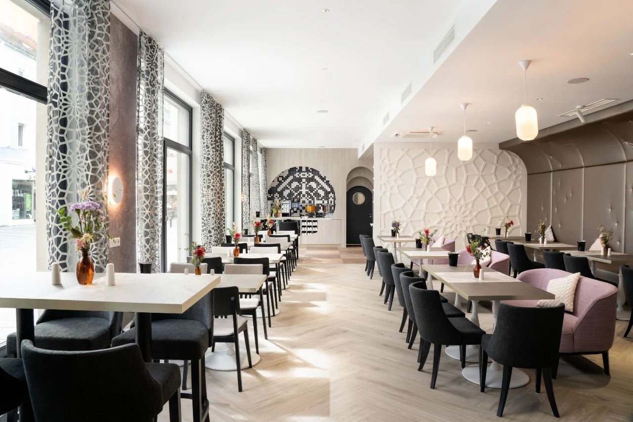 Poznejte Regensburg: moderní hotel v centru města, snídaně, památky i nákupy