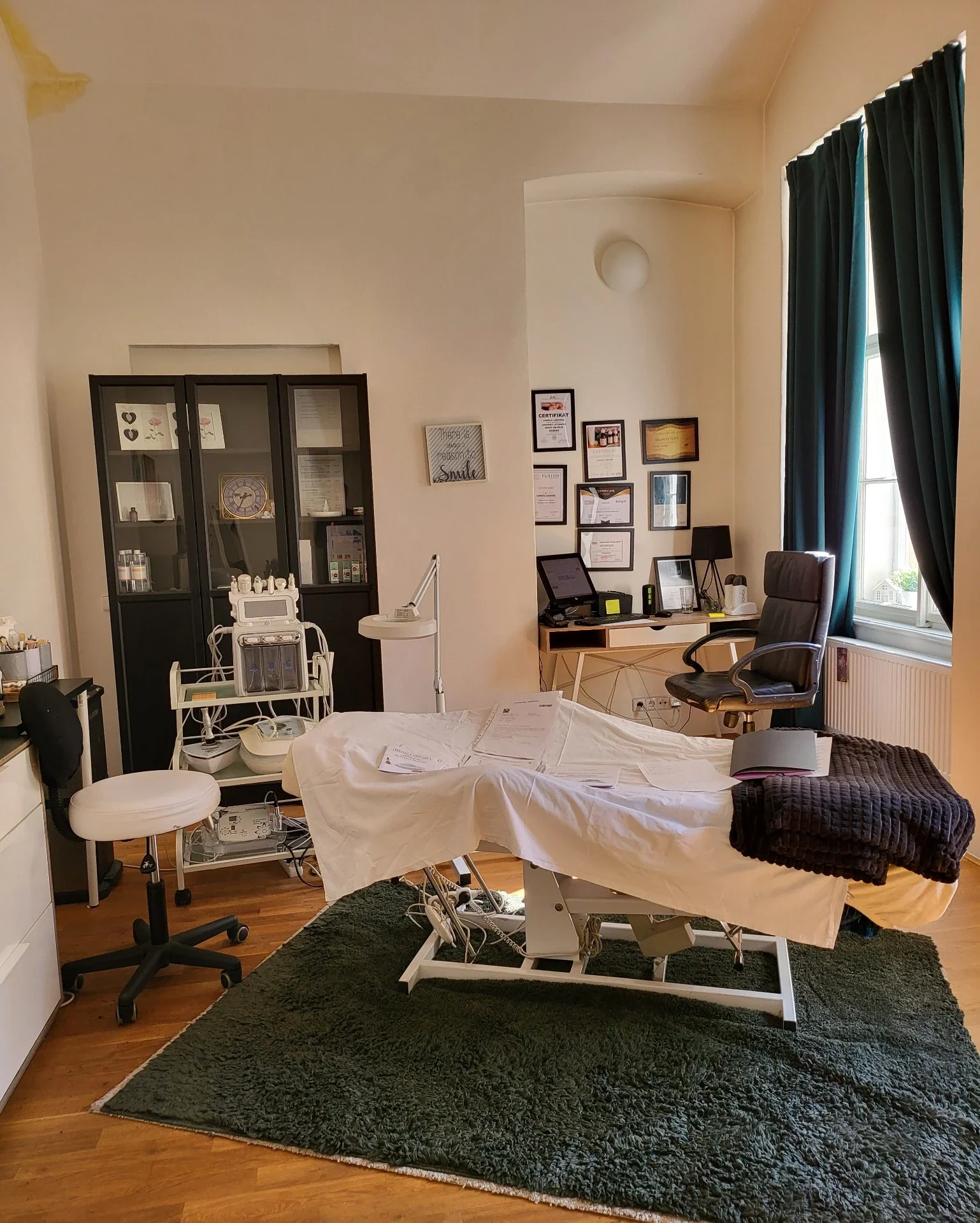 Kosmetické ošetření pleti: masáž obličeje, kobido masáž, mikrodermabraze, čištění i peeling