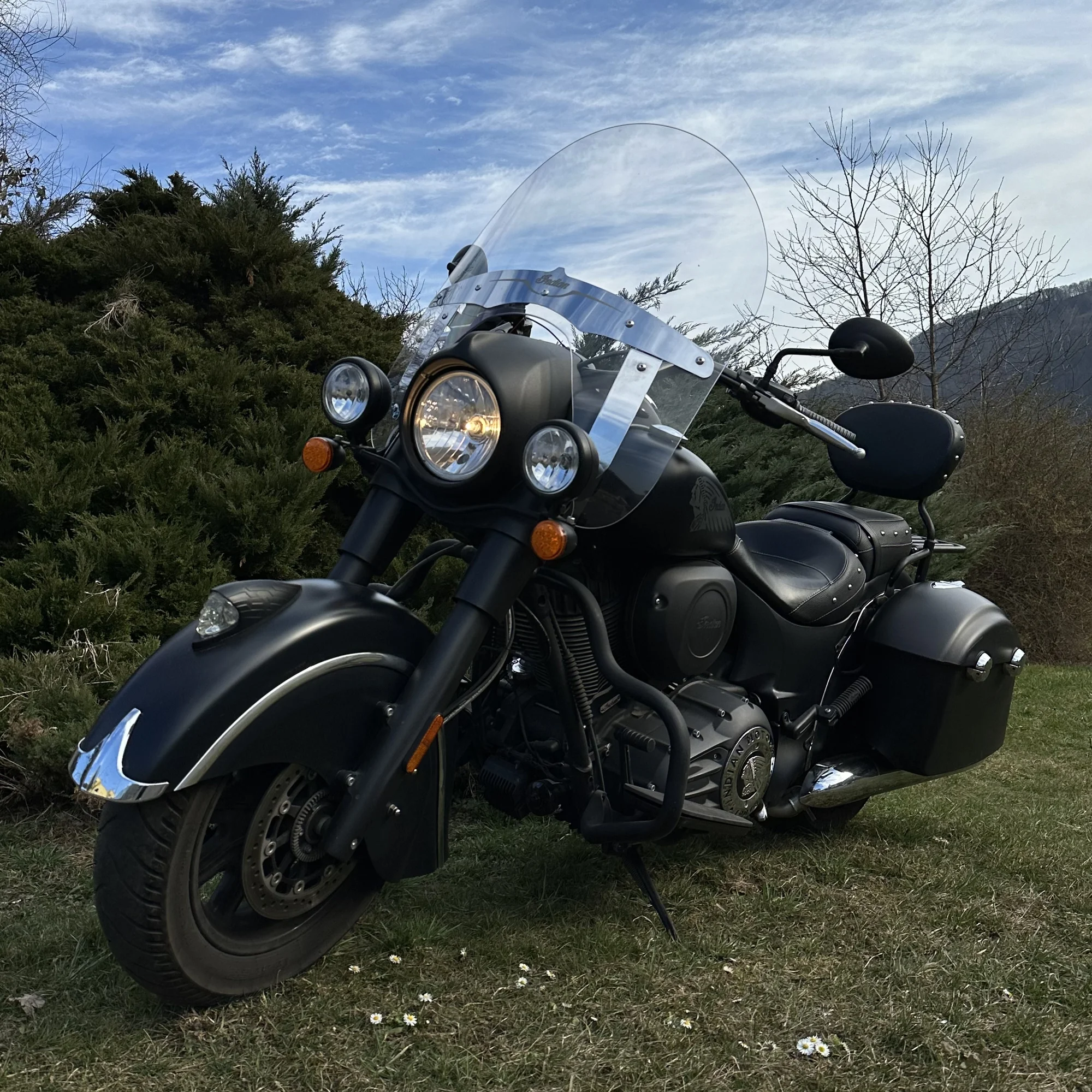 Pronájem motorky na 2 hodiny, 1 den i celý víkend: Indian či CFMOTO