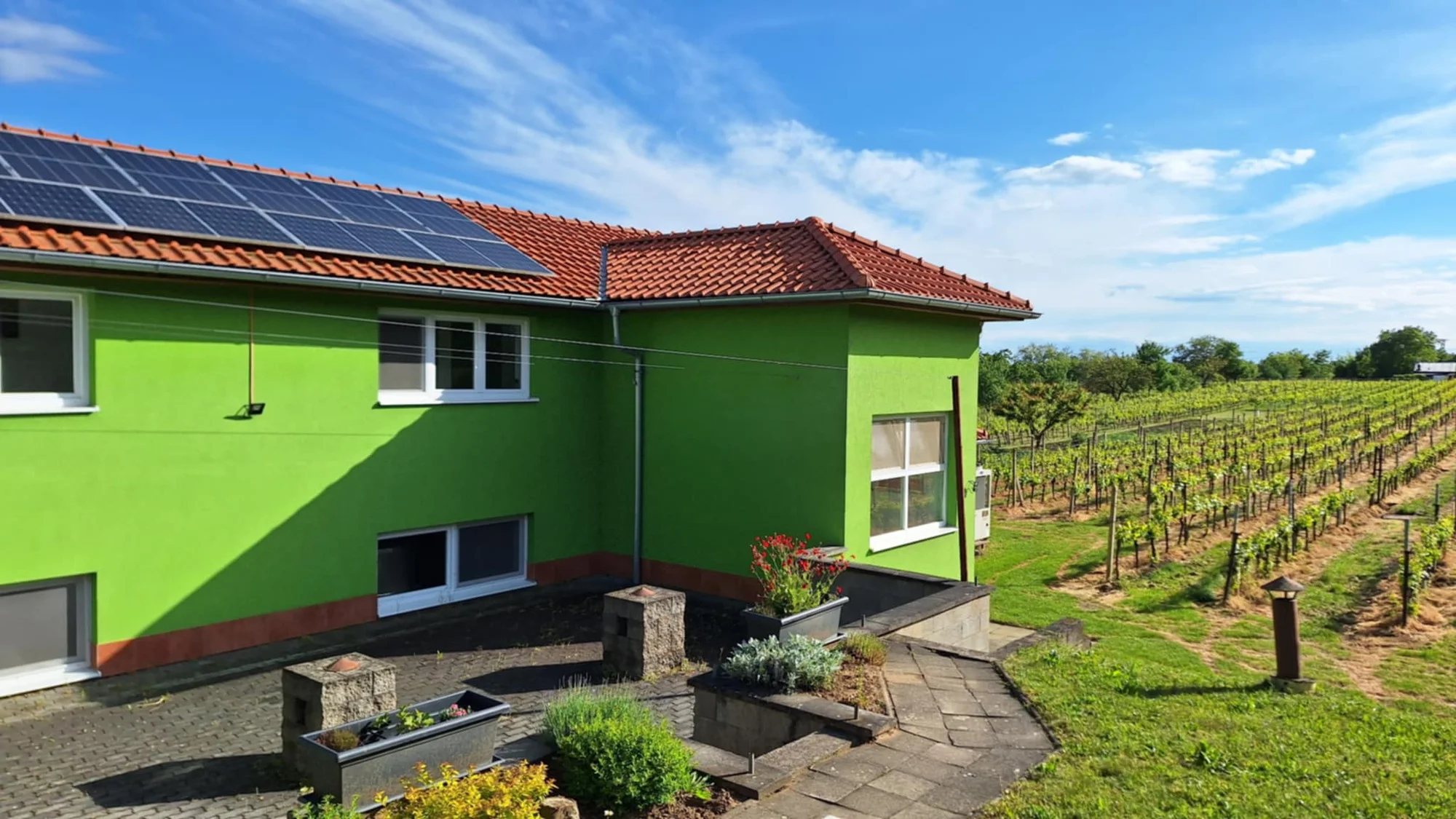 Pobyt v penzionu rodinného vinařství pro páry i skupiny vč. vína nebo degustace