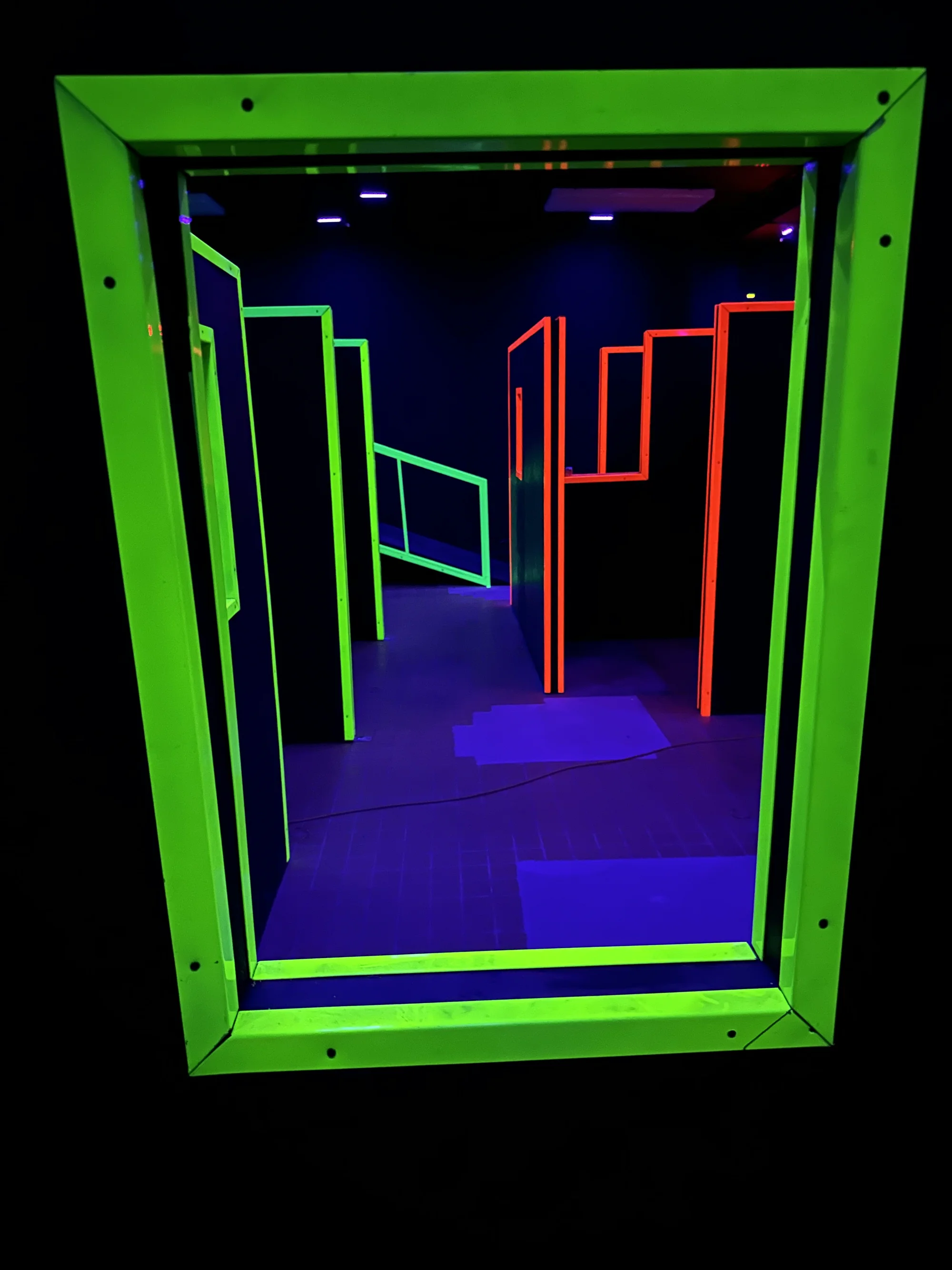 Adrenalin a zábava až pro 8 hráčů: laser game v pardubické aréně vč. nápojů a popcornu