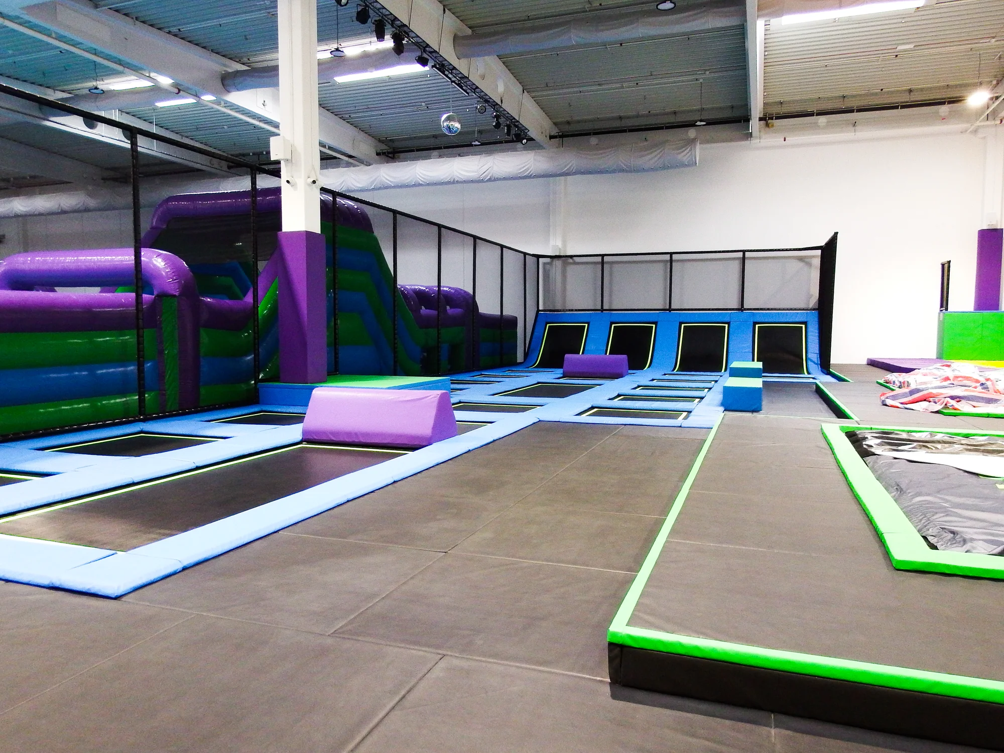 Vstup na 60 minut do trampolínového světa Toboga AirJump! v Brně