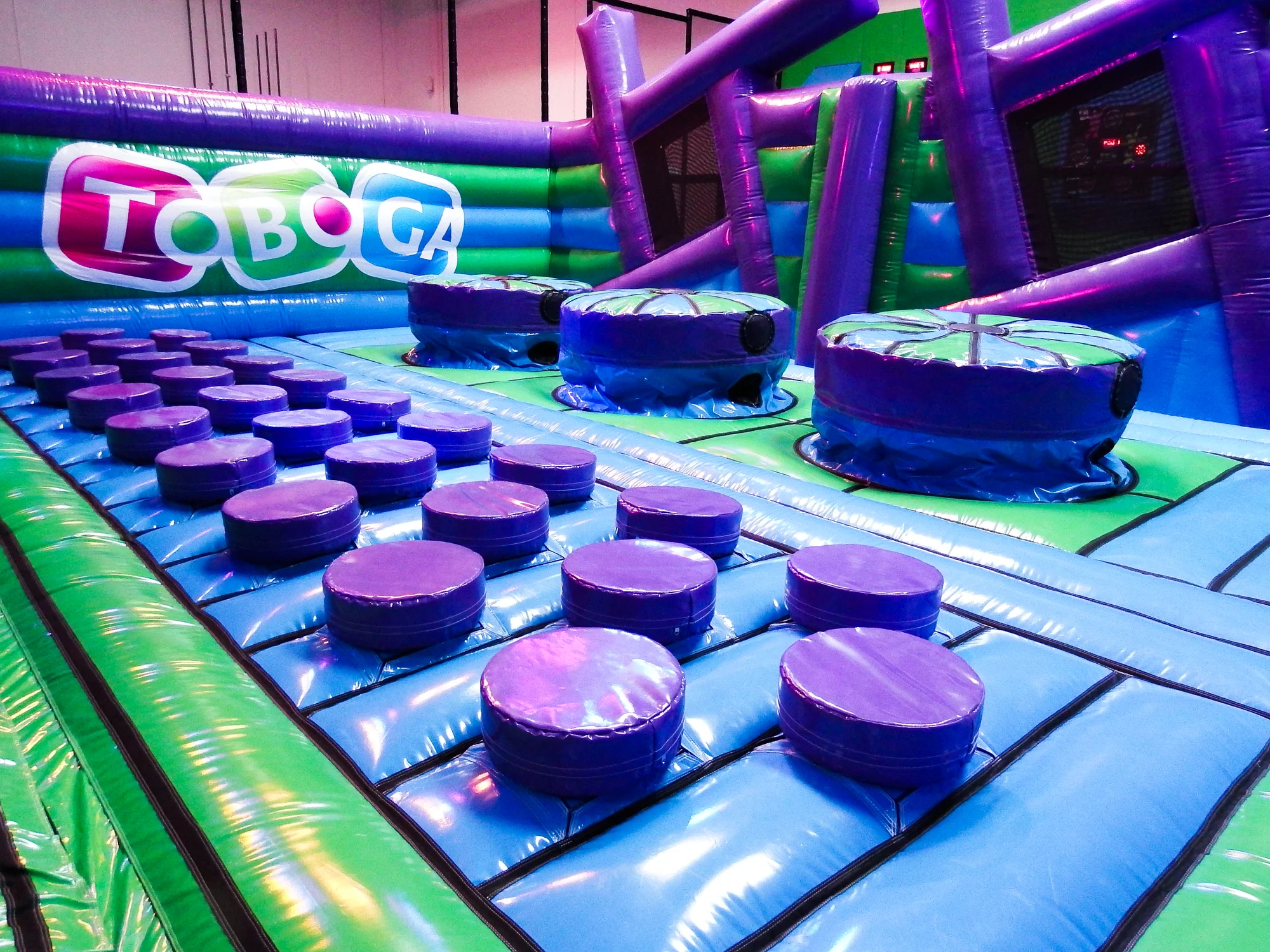 Vstup na 60 minut do trampolínového světa Toboga AirJump! v Brně