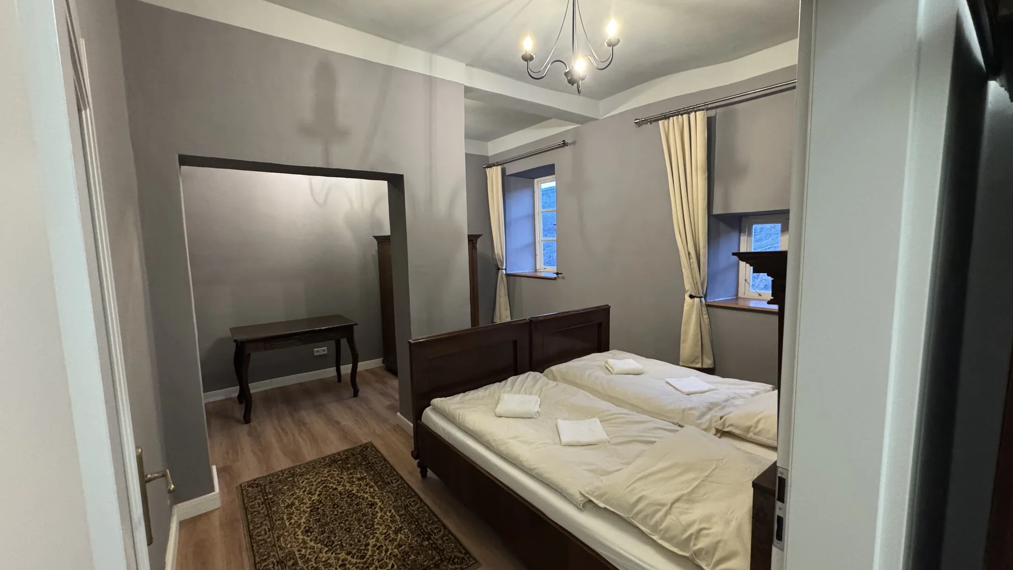 Pobyt na zámku Bystřice nad Úhlavou: vybavené apartmány až pro 8 osob
