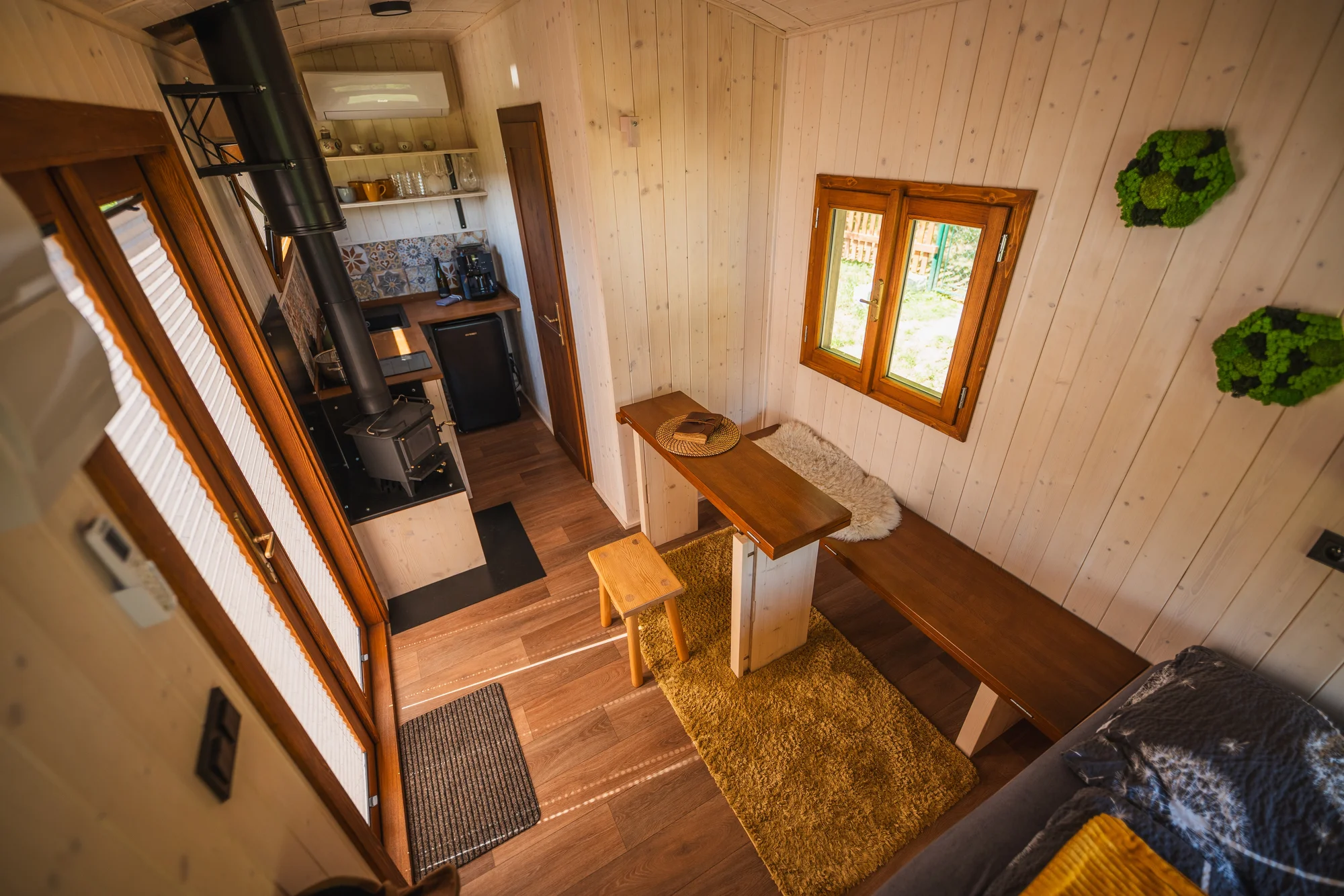 Netradiční pobyt s výhledem na Ještěd: luxusní maringotka až pro 3 osoby