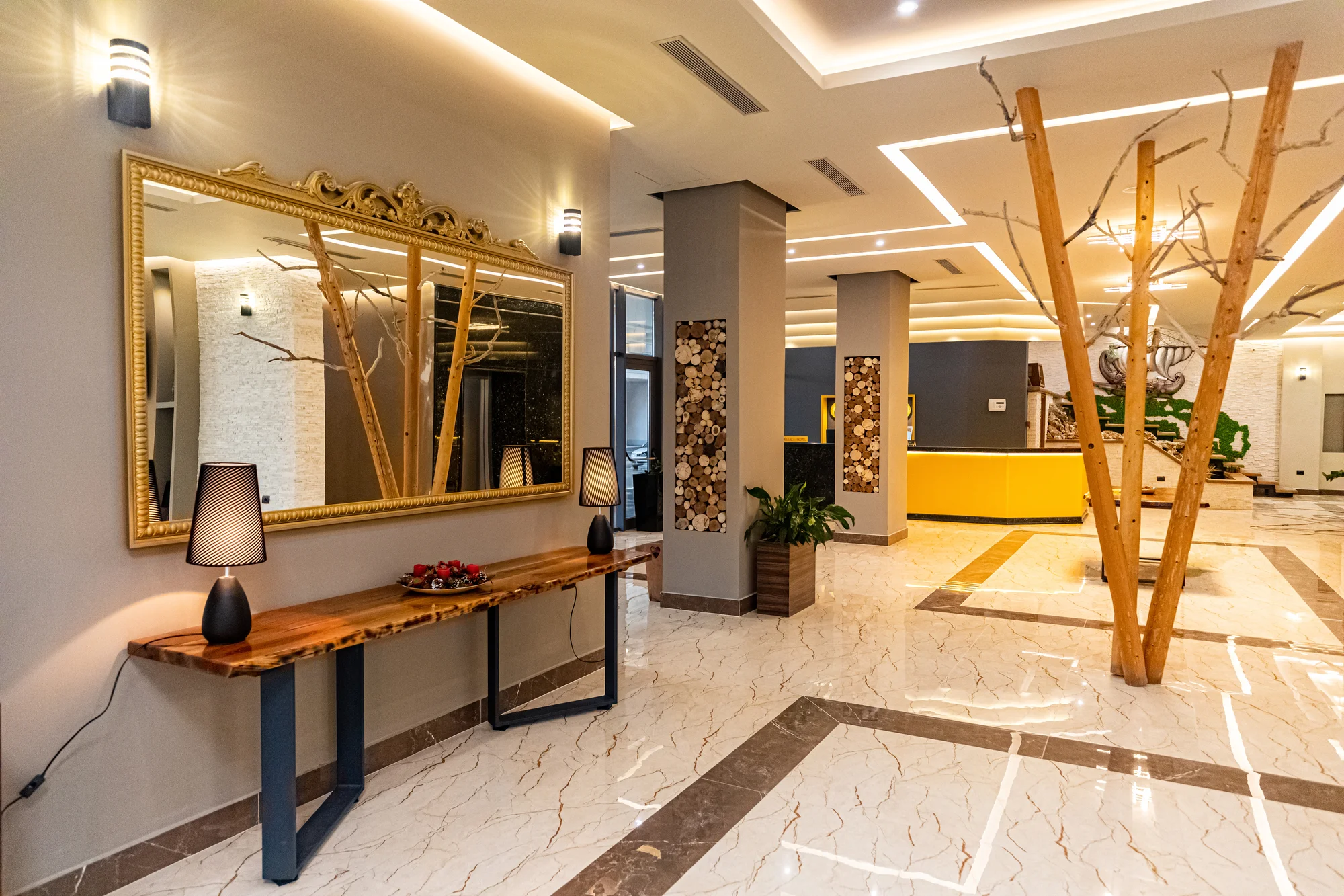 Pohoda v Albánii přímo u moře: 4* hotel s venkovním bazénem, snídaně či polopenze