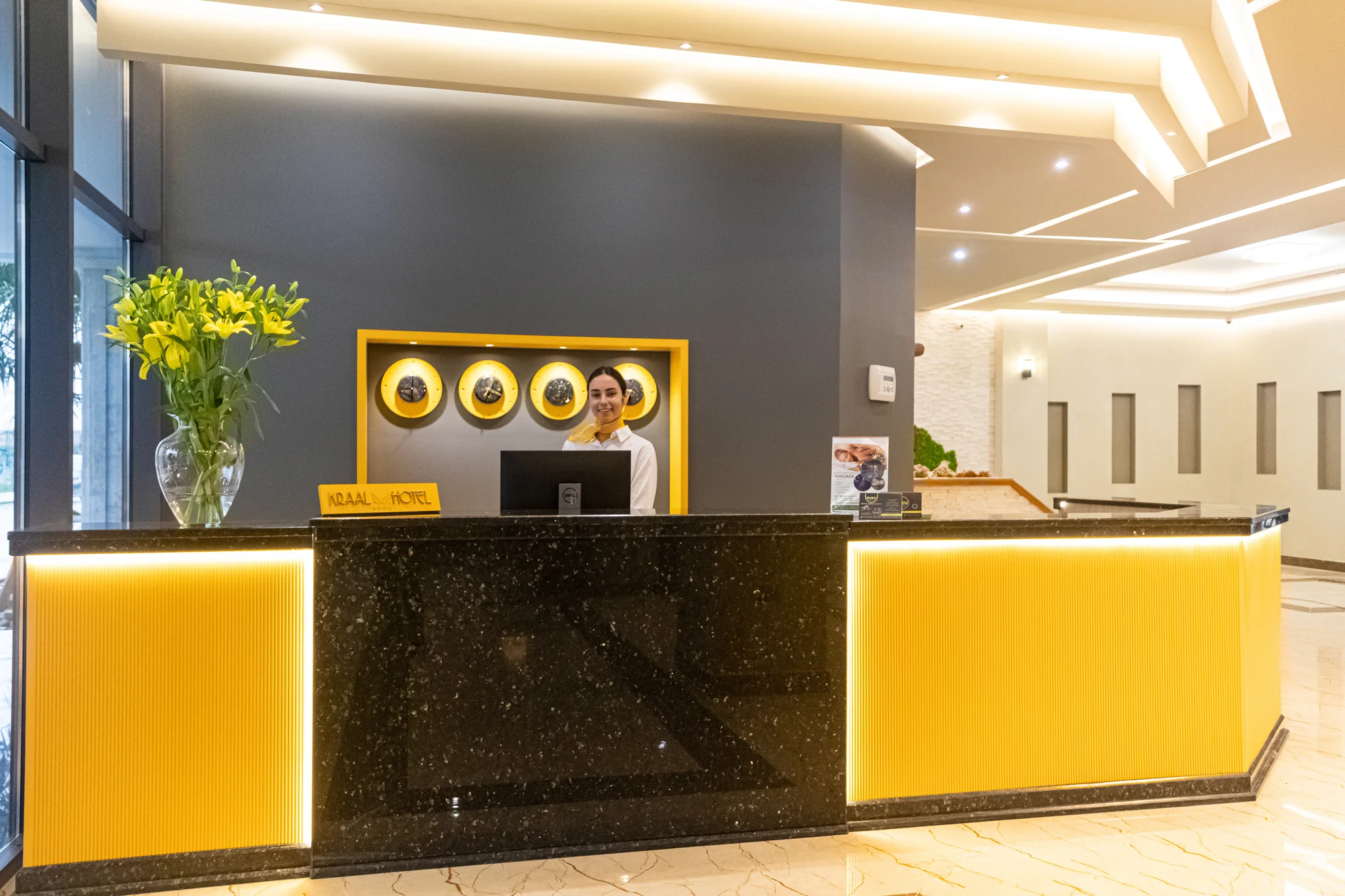 Pohoda v Albánii přímo u moře: 4* hotel s venkovním bazénem, snídaně či polopenze