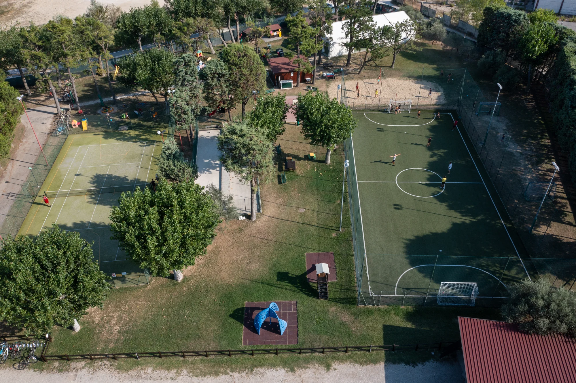 Plážový resort u Pescary: bazén, animační program, strava dle výběru