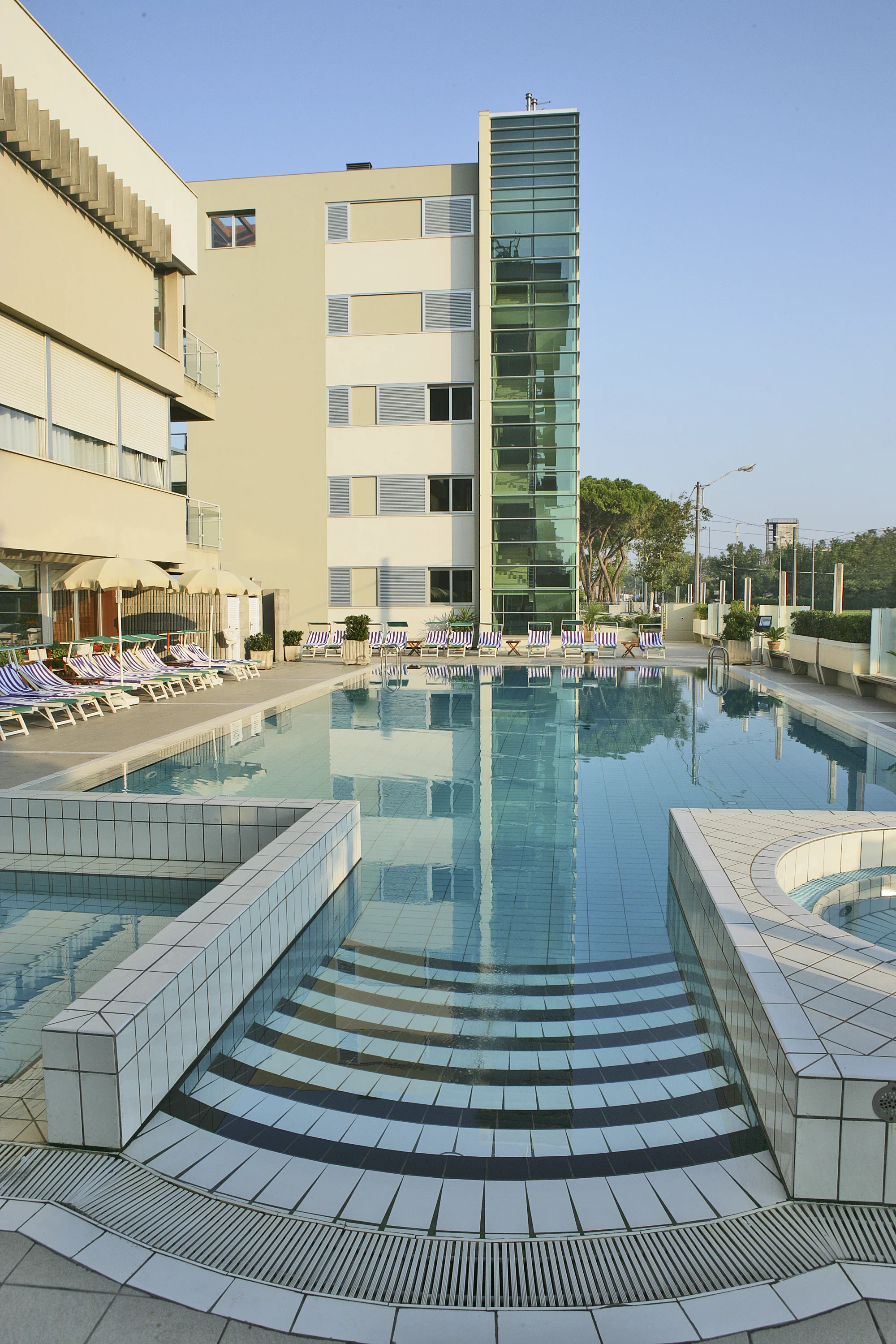 Dovolená v italském Rimini: 4* hotel u pláže, strava, wellness i miniklub