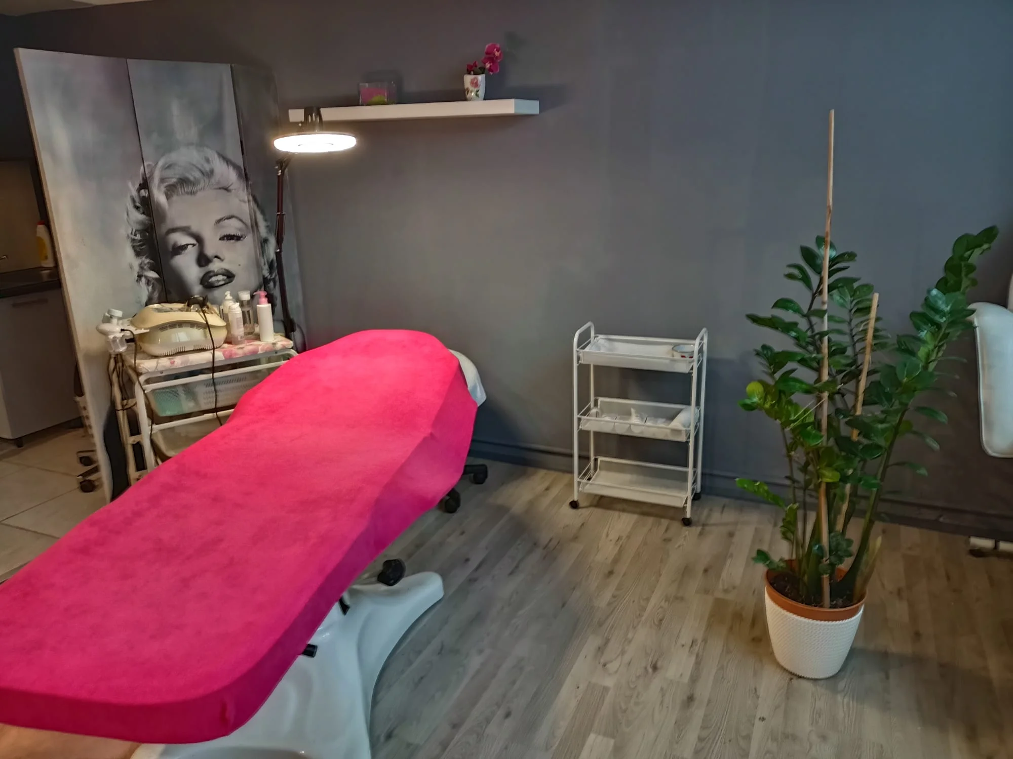 Ošetření pro aknózní pleť: hloubkové čištění vč. laserové biostimulace