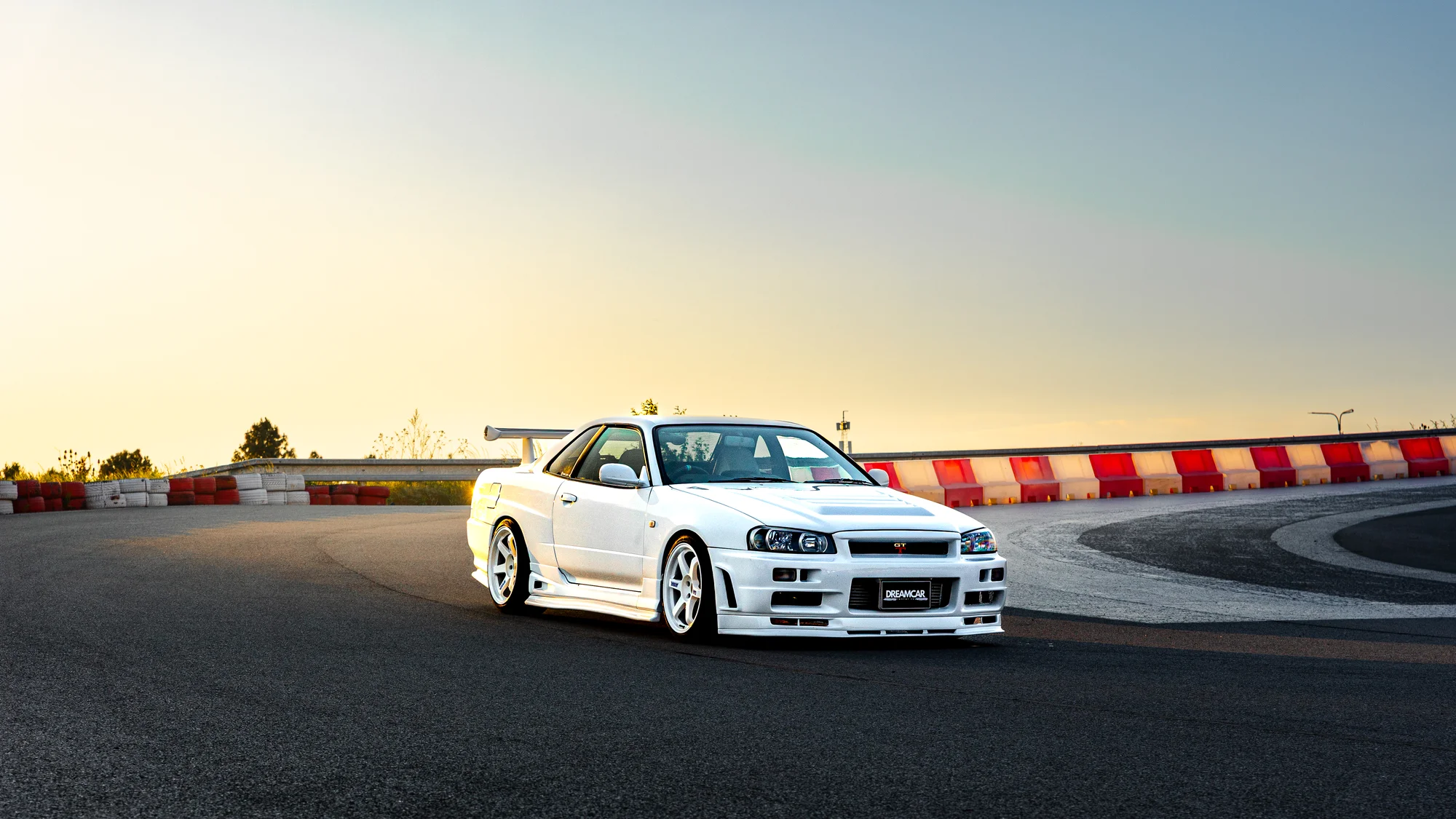 Nissan Skyline R34 nebo Nissan Silvia: jízda za volantem či na sedadle spolujezdce a třeba i driftem
