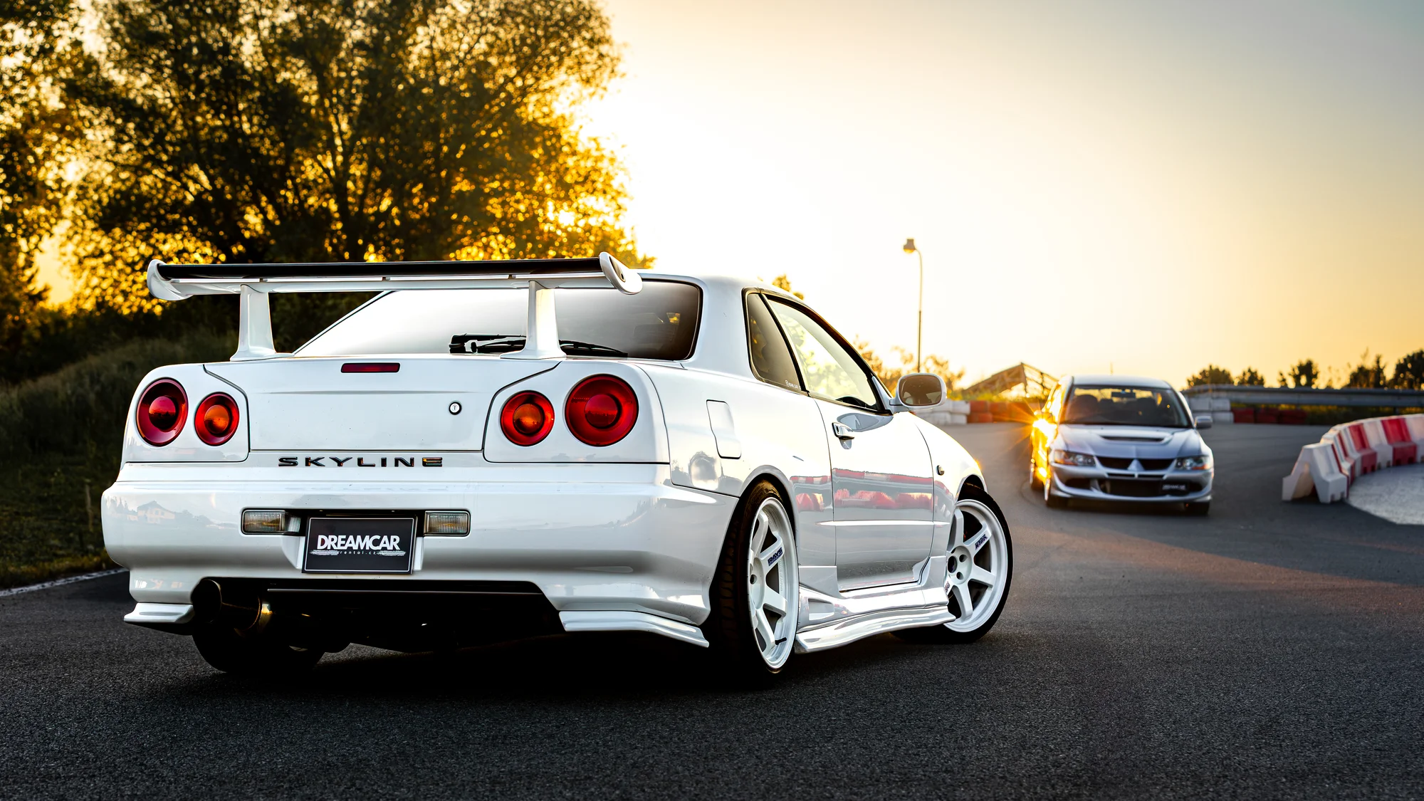 Nissan Skyline R34 nebo Nissan Silvia: jízda za volantem či na sedadle spolujezdce a třeba i driftem