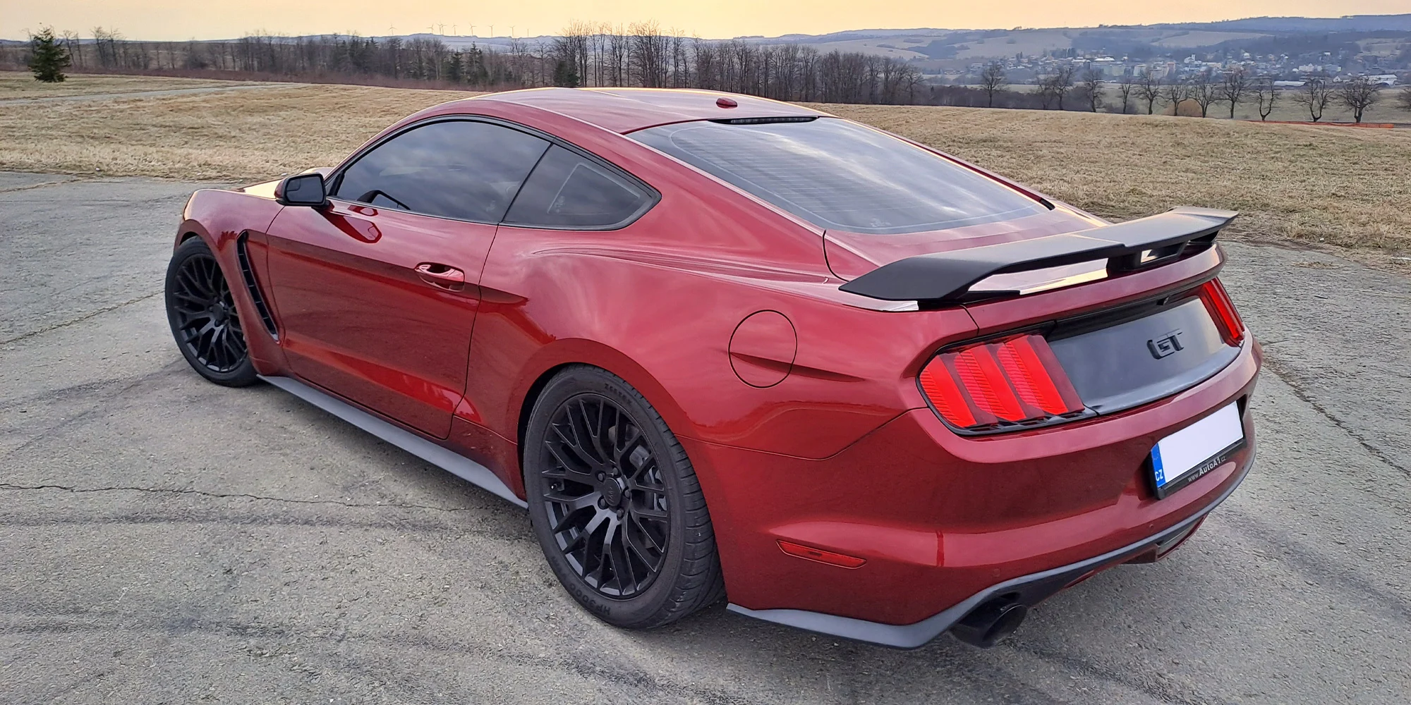Pronájem ikonického amerického vozu Ford Mustang GT 500: na 6, 12, 24 i 48 hodin