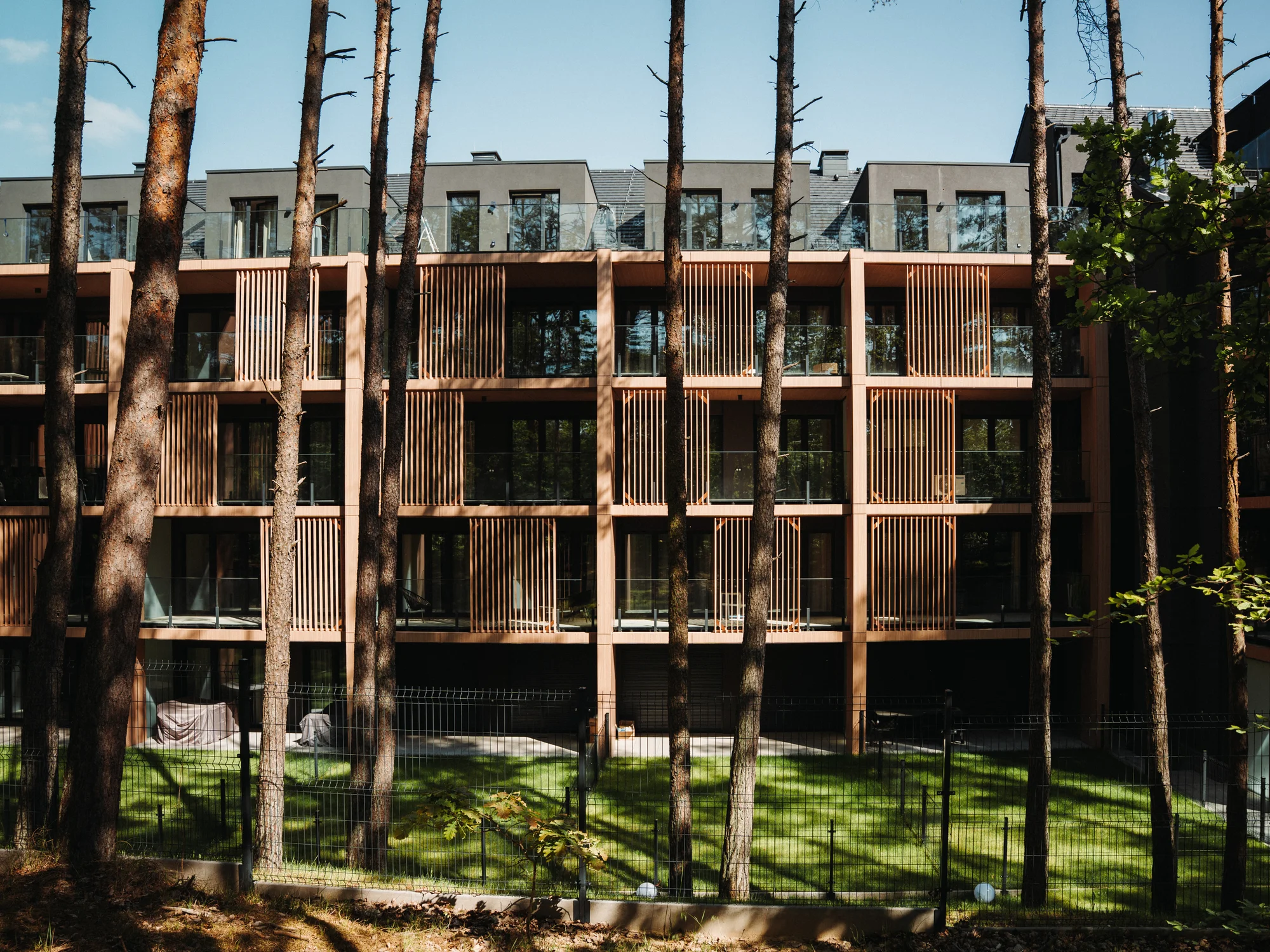 Nové apartmány u Baltu 15 min. od pláže: snídaně, bazény, vířivky a sauna