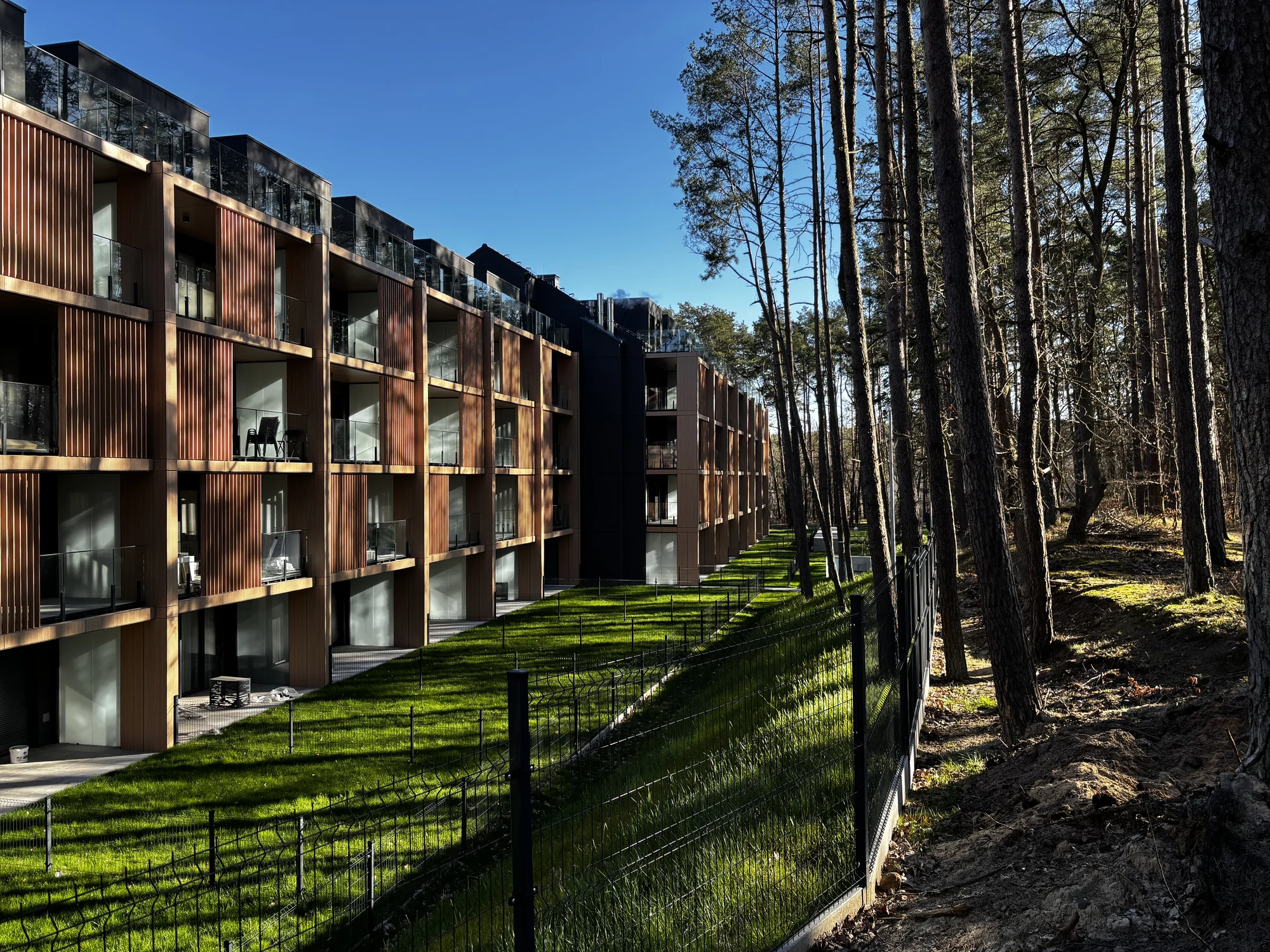 Nové apartmány u Baltu 15 min. od pláže: snídaně, bazény, vířivky a sauna