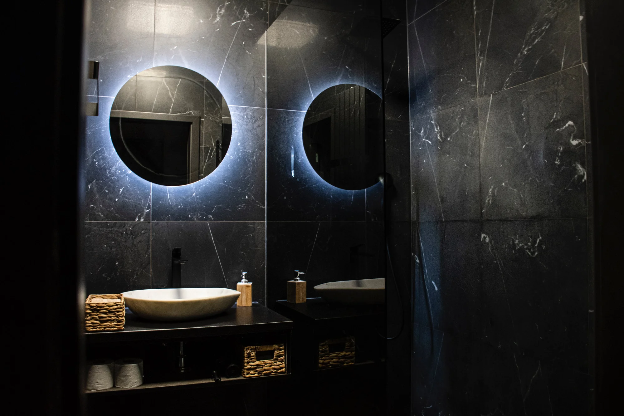 Privátní wellness s vířivkou a saunou pro dva: 120 minut relaxace i lahev sektu