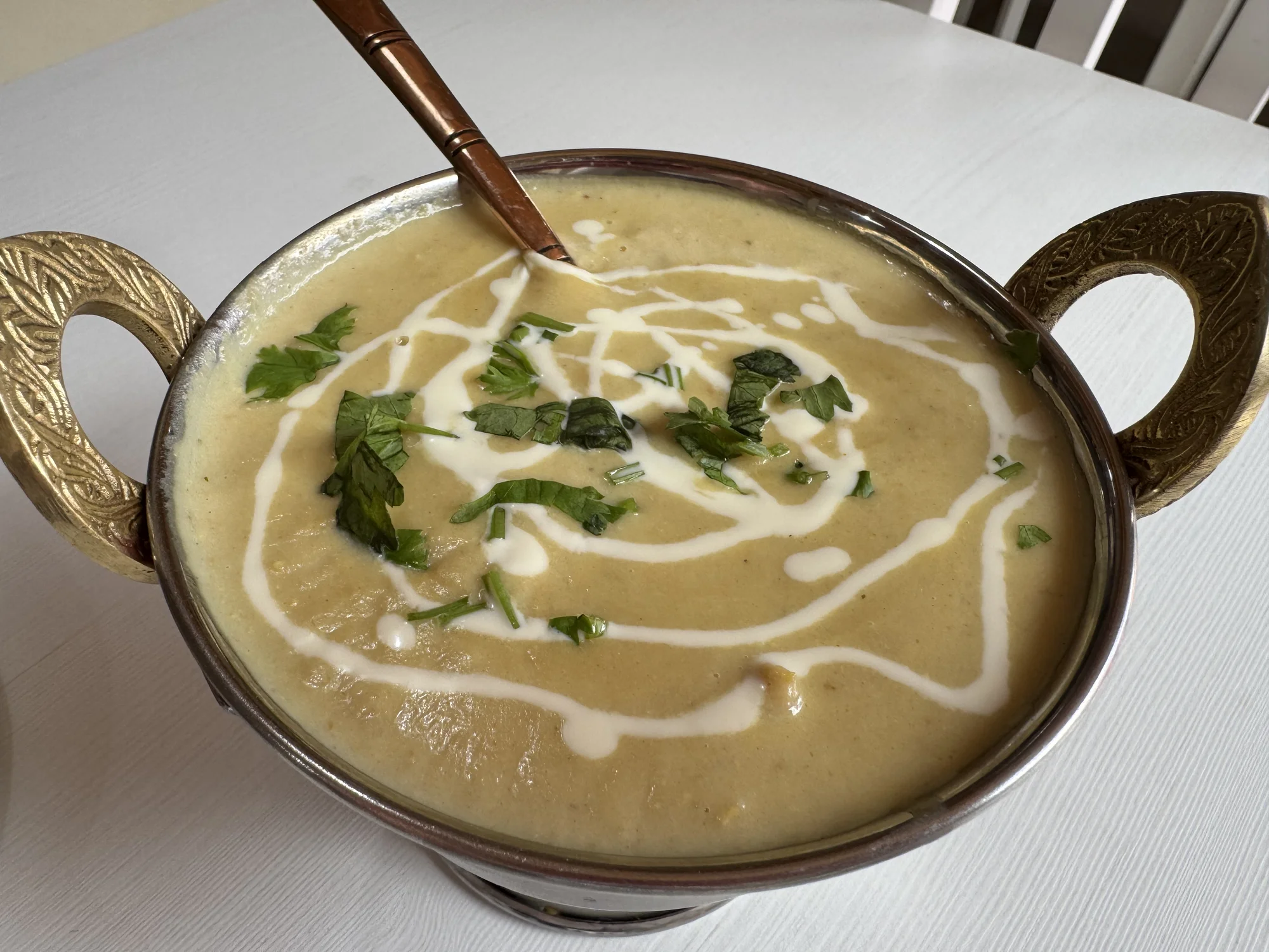 3chodové menu pro dva v nepálské restauraci Sargam: butter chicken, tikka masala i naan