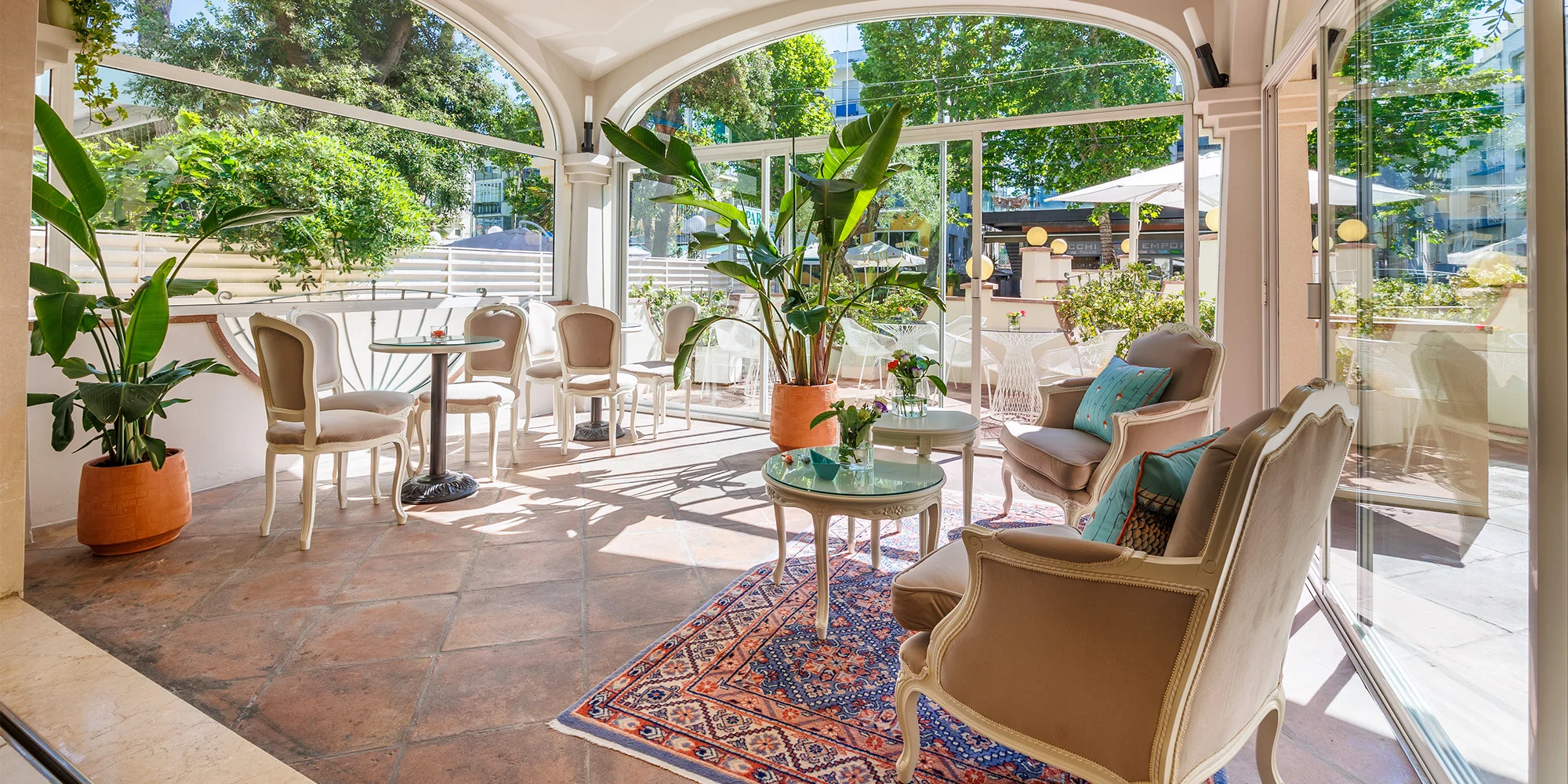 Rodinná dovolená v Rimini: 4* hotel se snídaní, bazénem a vířivkou, přímo u pláže