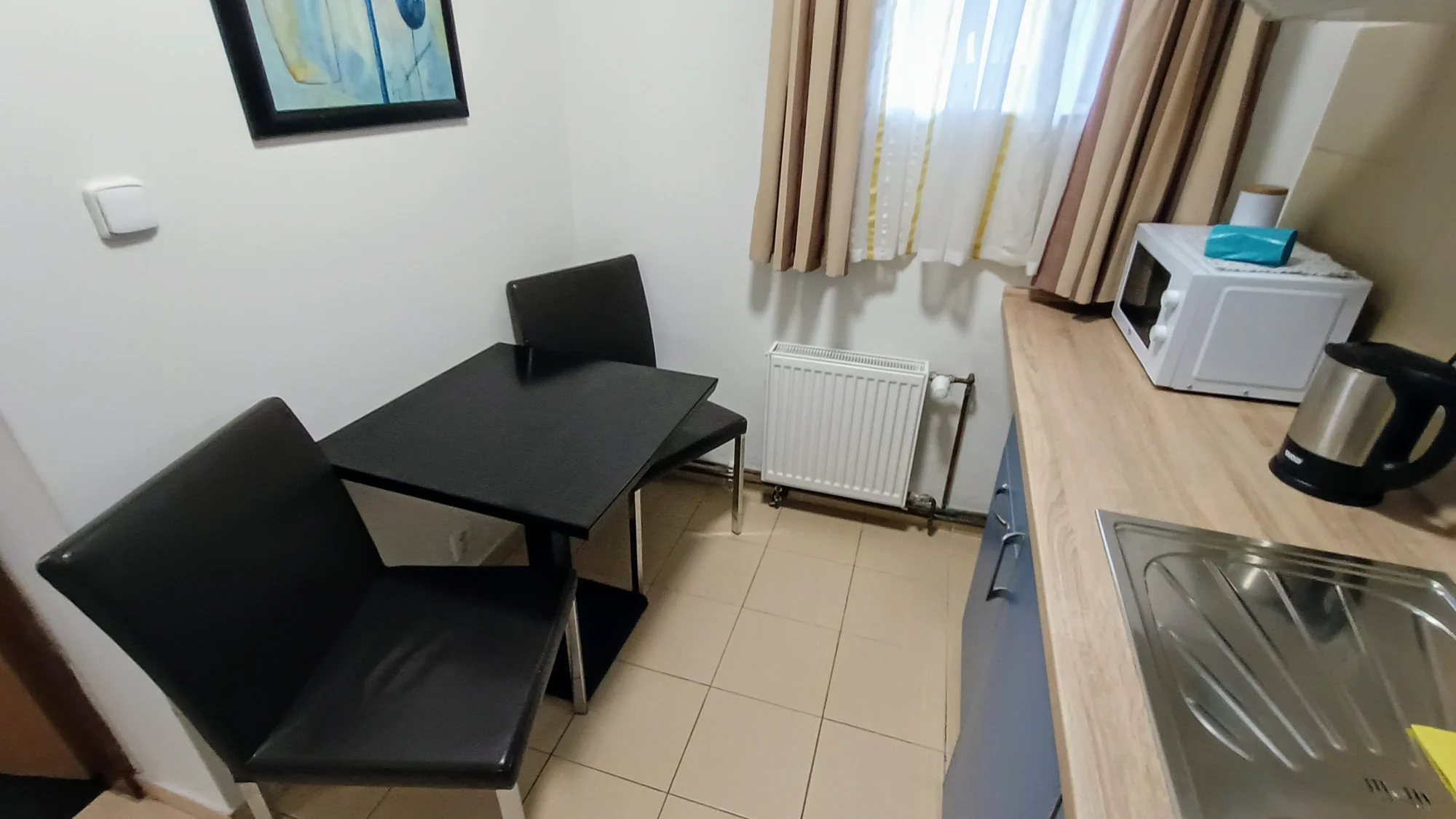 Pohoda 3 km od Karlových Varů až pro 4 osoby: apartmány s kuchyňkou