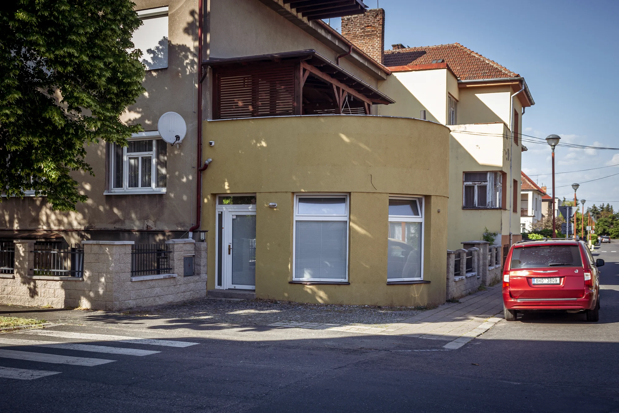 Workshop lití pryskyřicového obrazu pro 1 i 2 osoby: moře nebo abstrakce